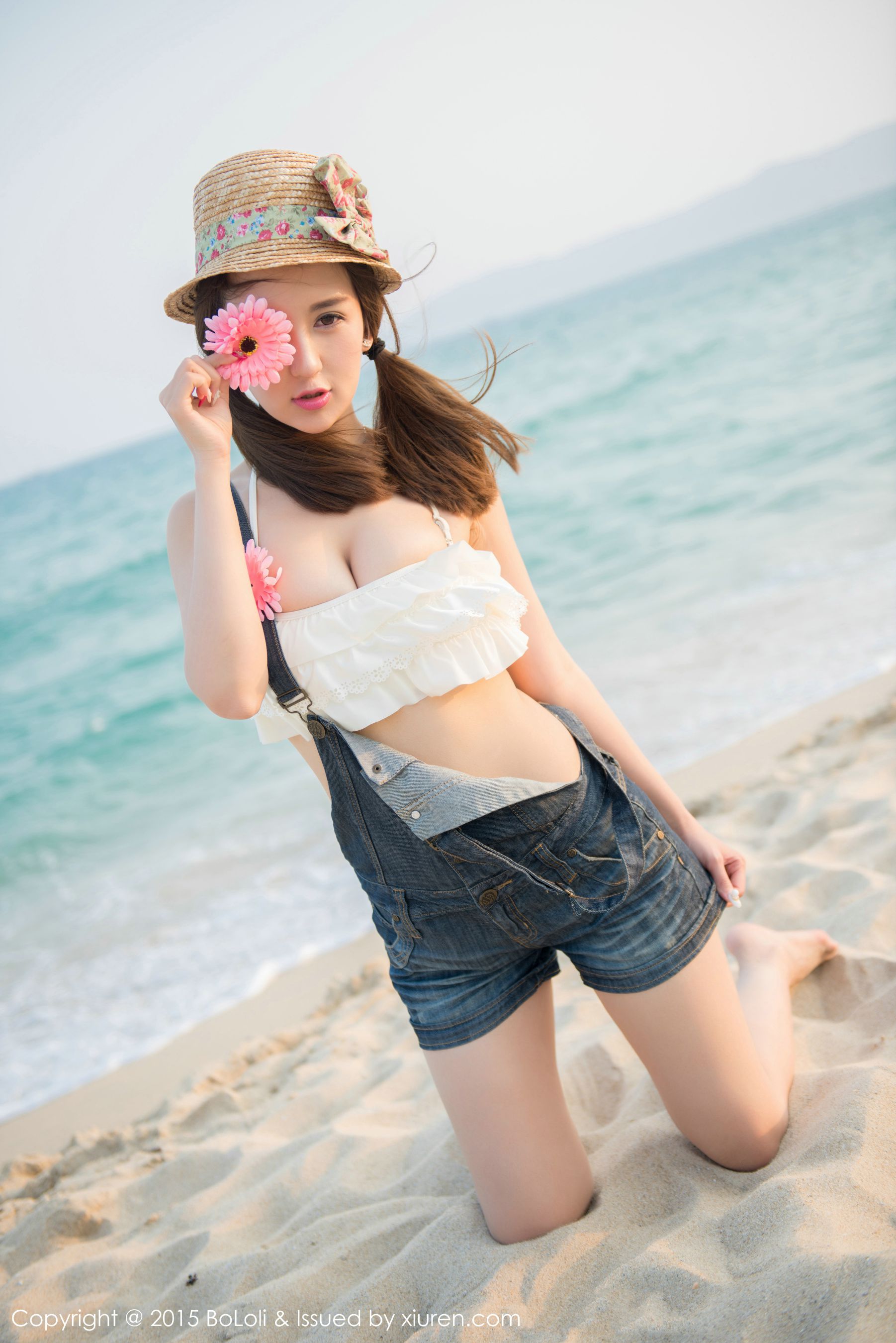 热裤美女图片
