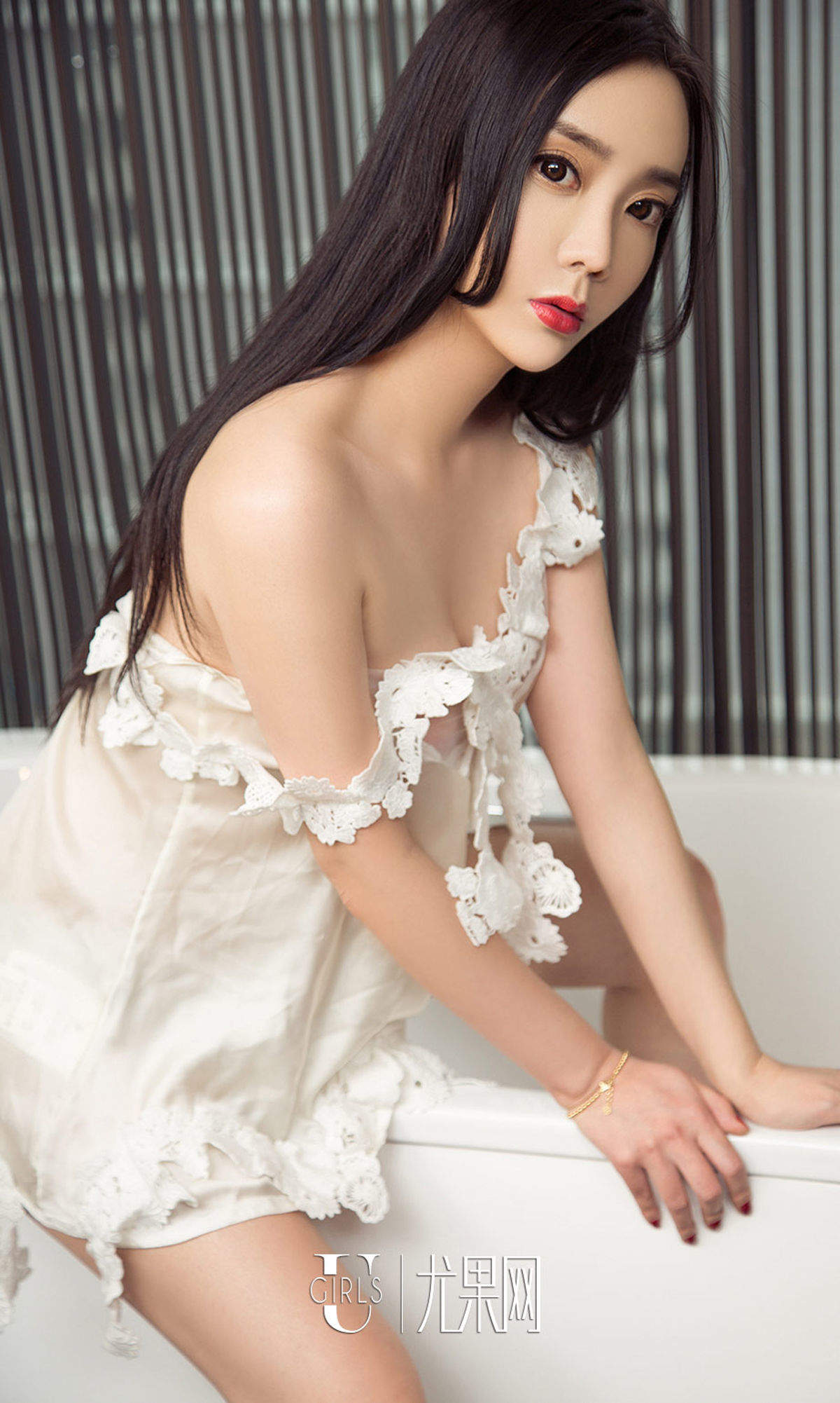 热裤美女图片
