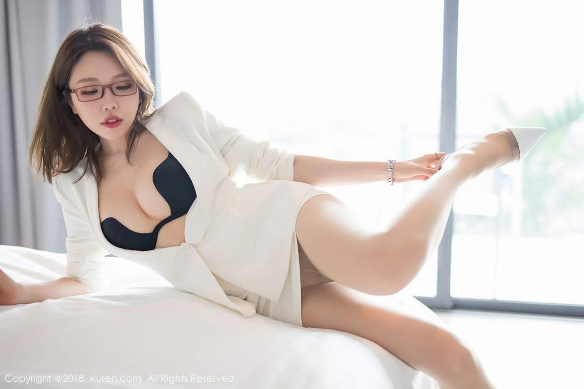 情趣内衣品牌模特MI叛逆青春期高清mm写真集图片