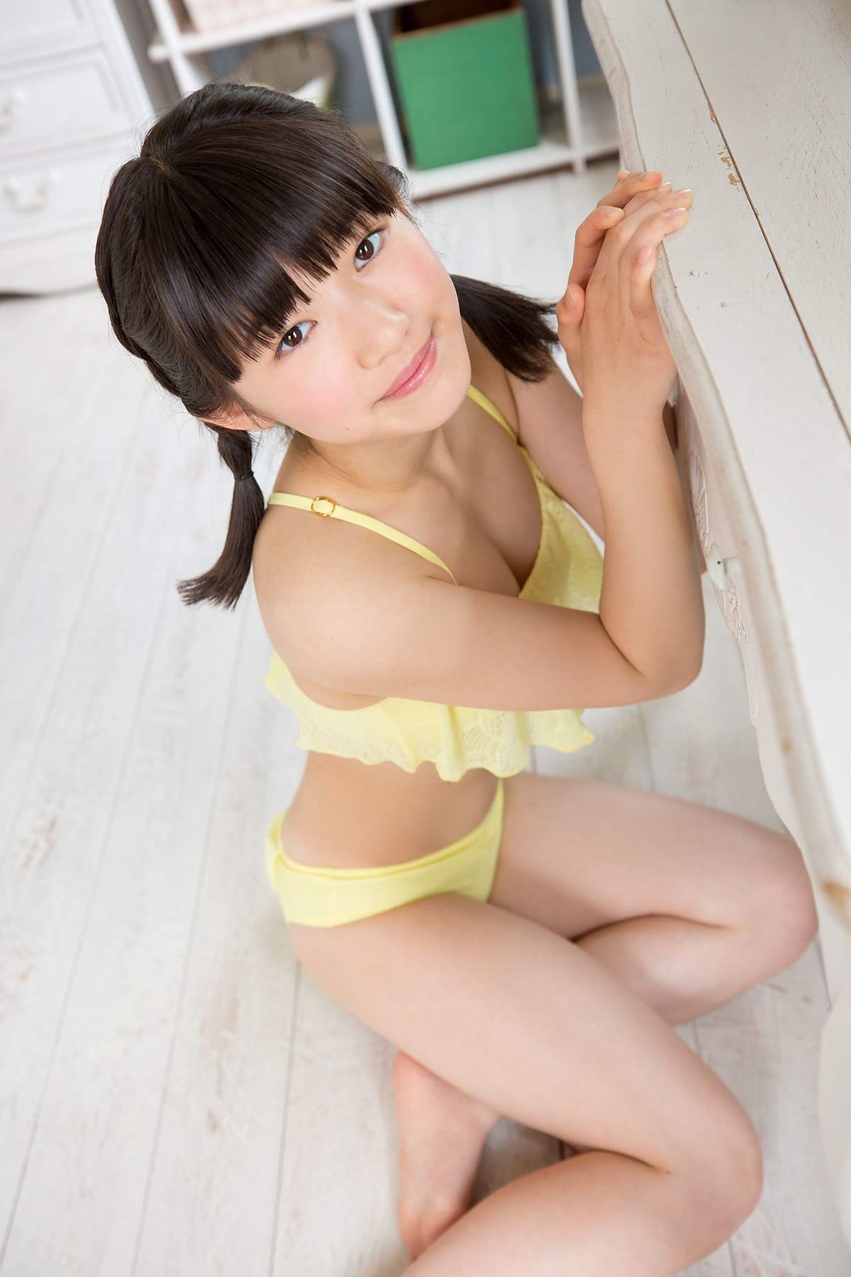 日本美少女吊带泳衣短发娇俏嫩模冯木木妖娆身姿圆嫩翘臀白丝高跟撩人写真图片