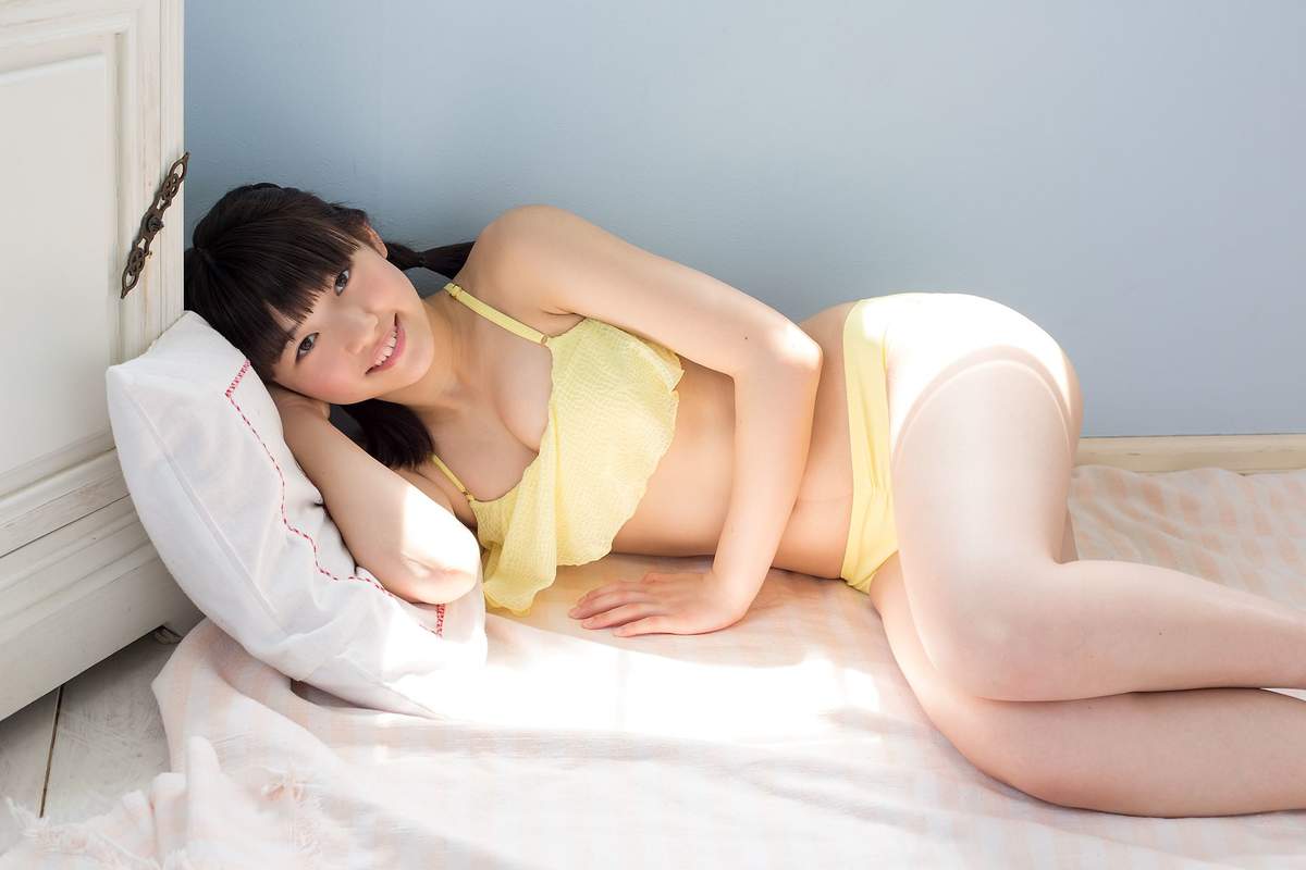 日本美少女吊带泳衣短发娇俏嫩模冯木木妖娆身姿圆嫩翘臀白丝高跟撩人写真图片