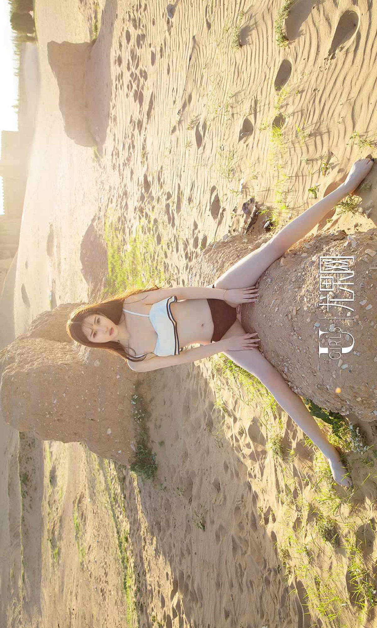 亚洲女人天堂林琳一半沙漠一半水高清mm写真集图片