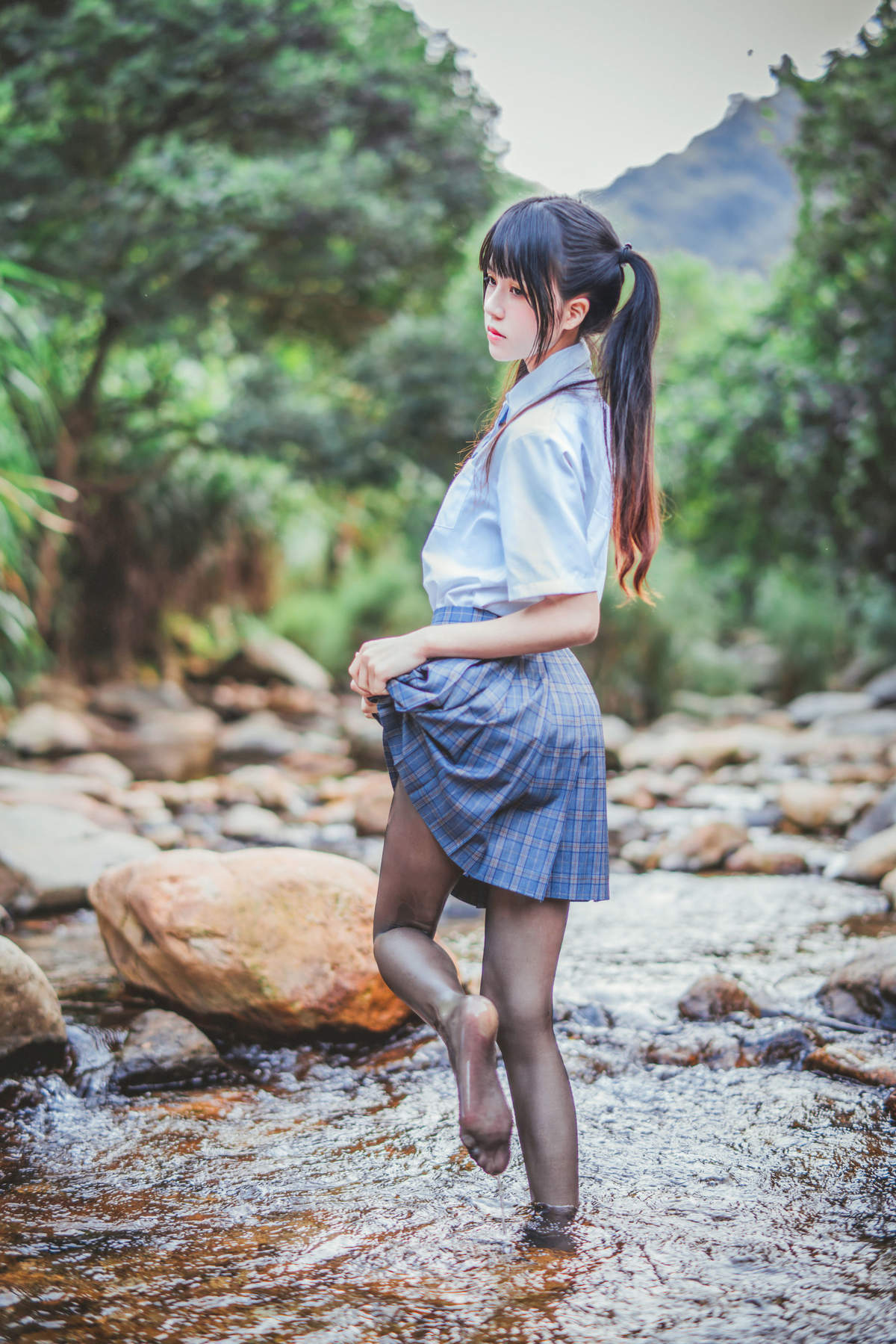 亚洲女人天堂林琳一半沙漠一半水高清mm写真集图片