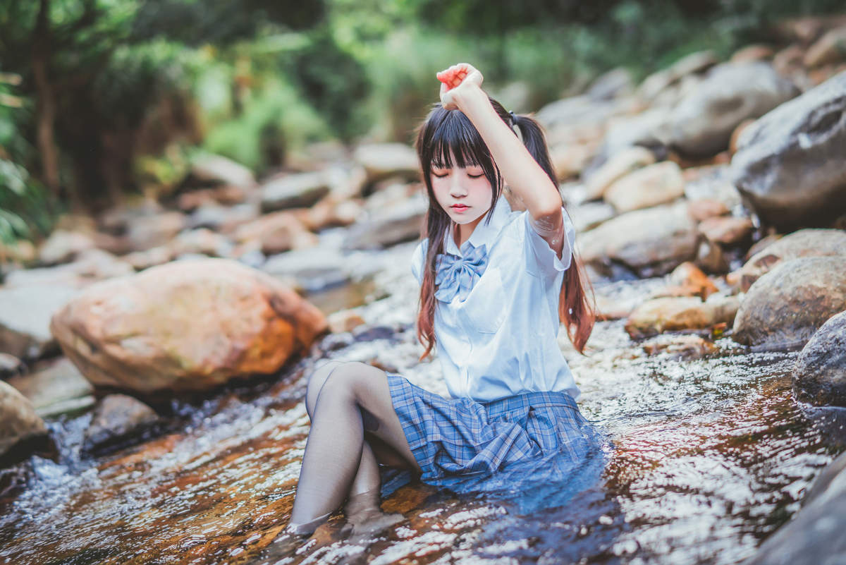 亚洲女人天堂林琳一半沙漠一半水高清mm写真集图片