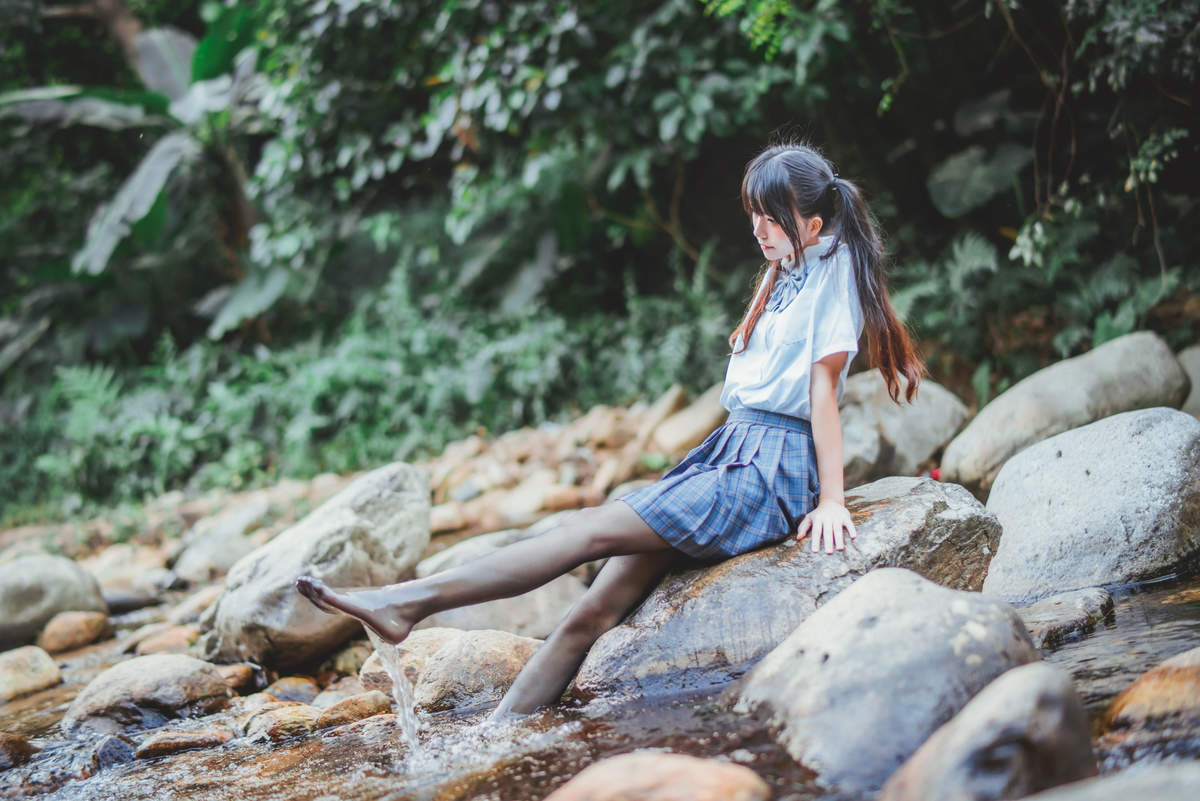 亚洲女人天堂林琳一半沙漠一半水高清mm写真集图片
