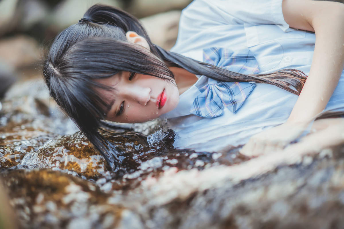 亚洲女人天堂林琳一半沙漠一半水高清mm写真集图片