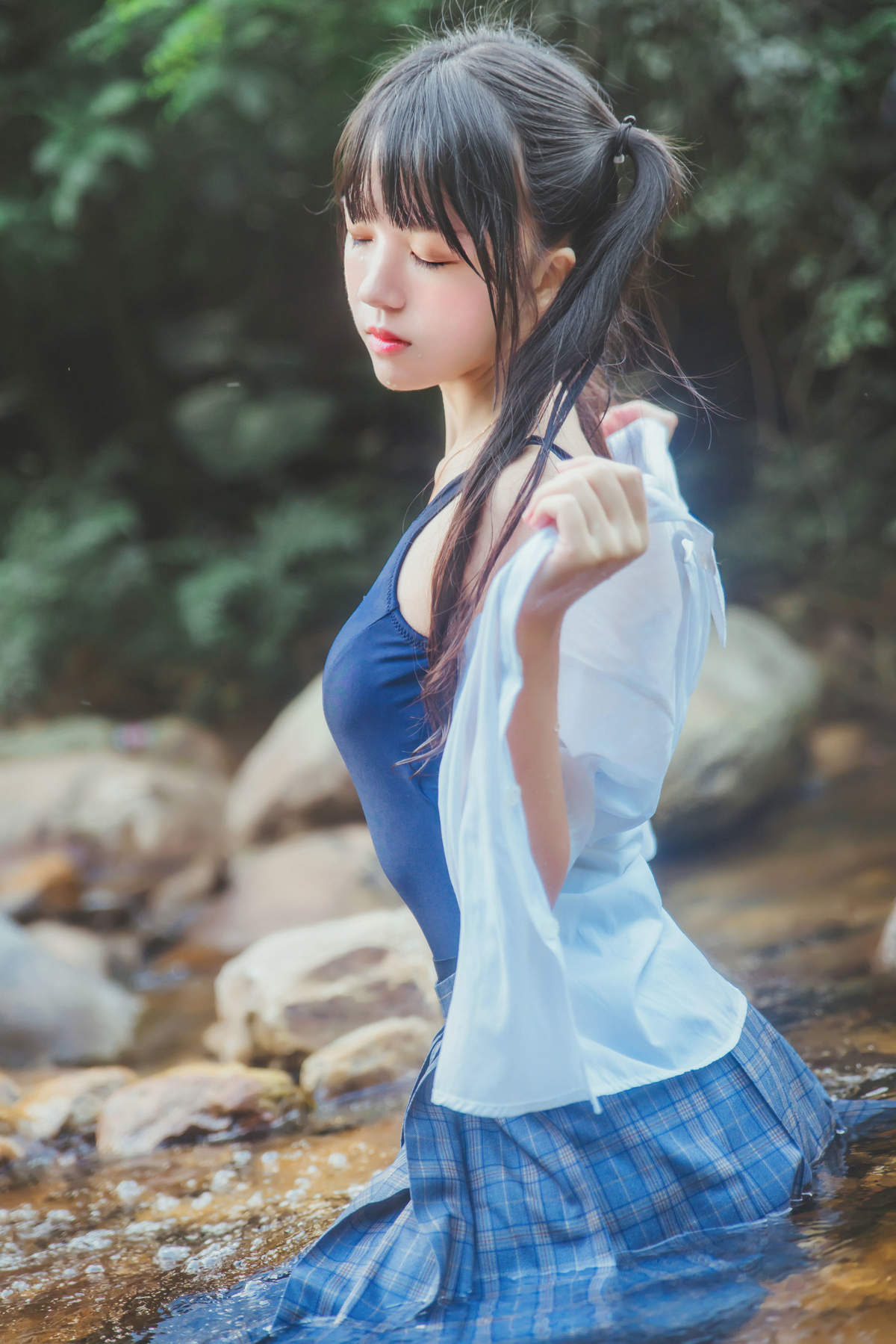 亚洲女人天堂林琳一半沙漠一半水高清mm写真集图片
