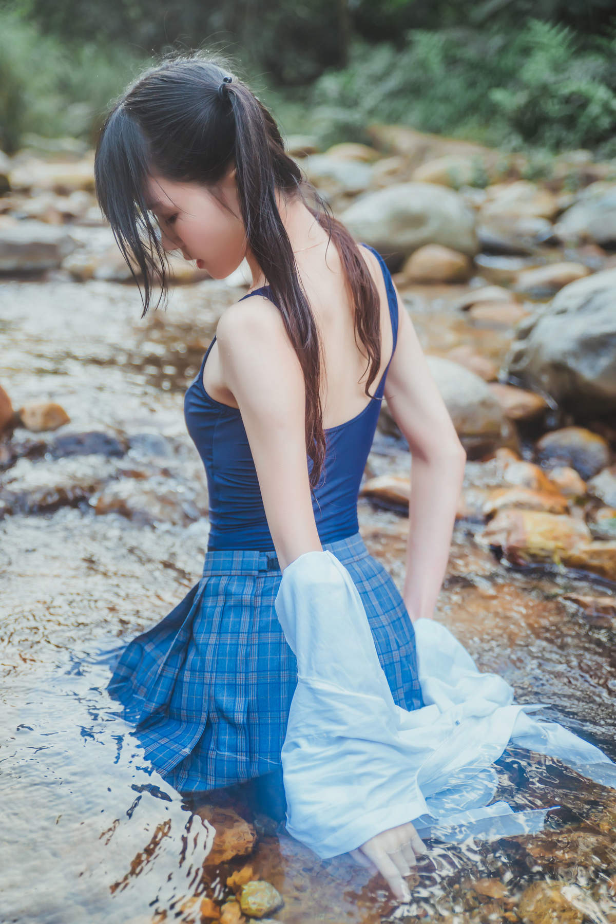 亚洲女人天堂林琳一半沙漠一半水高清mm写真集图片