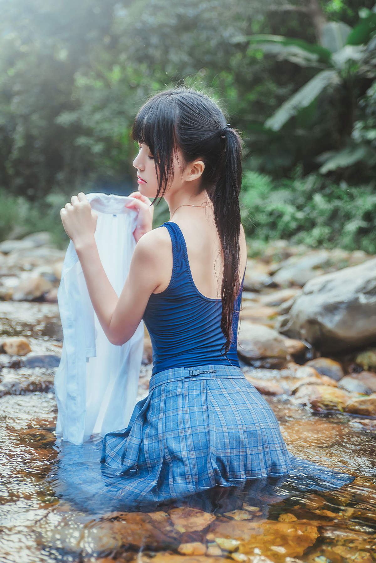亚洲女人天堂林琳一半沙漠一半水高清mm写真集图片