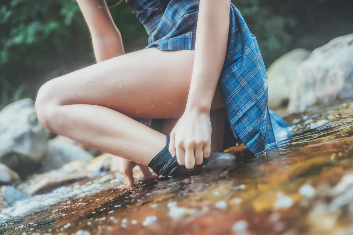 亚洲女人天堂林琳一半沙漠一半水高清mm写真集图片