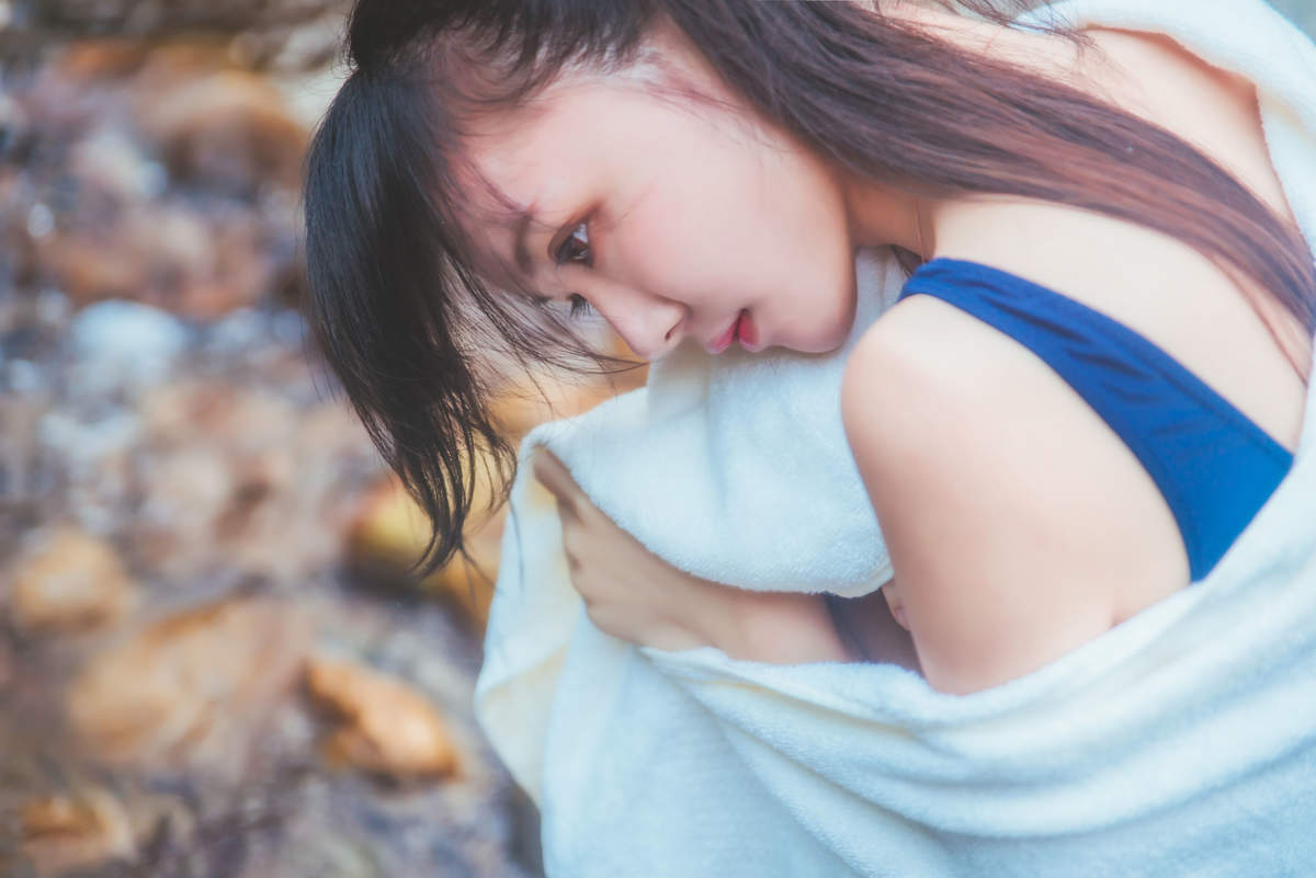 亚洲女人天堂林琳一半沙漠一半水高清mm写真集图片