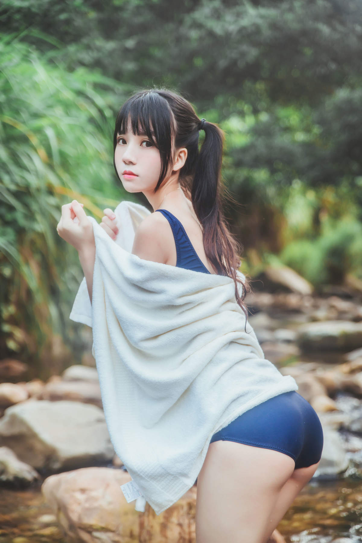 亚洲女人天堂林琳一半沙漠一半水高清mm写真集图片