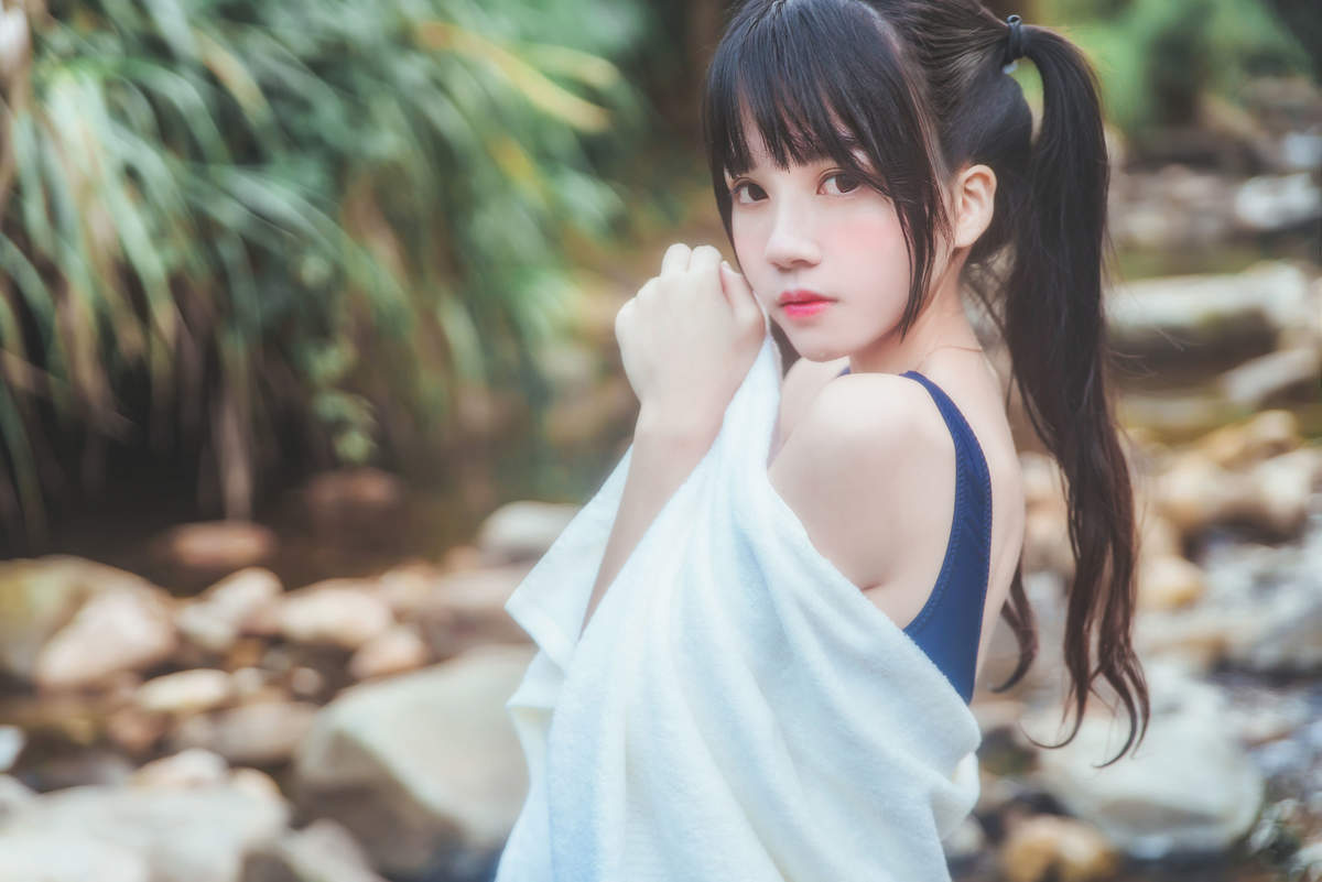 亚洲女人天堂林琳一半沙漠一半水高清mm写真集图片