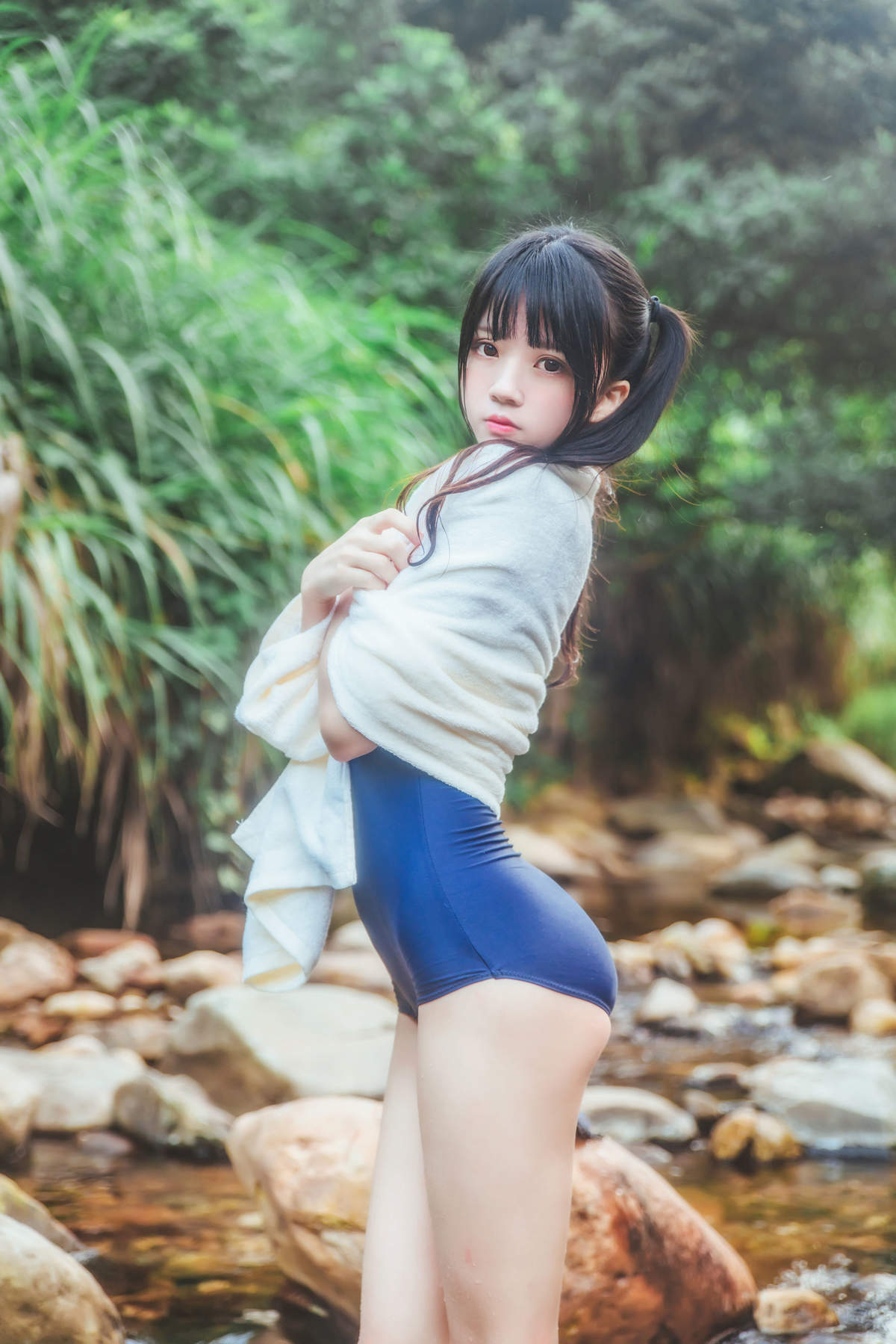 亚洲女人天堂林琳一半沙漠一半水高清mm写真集图片