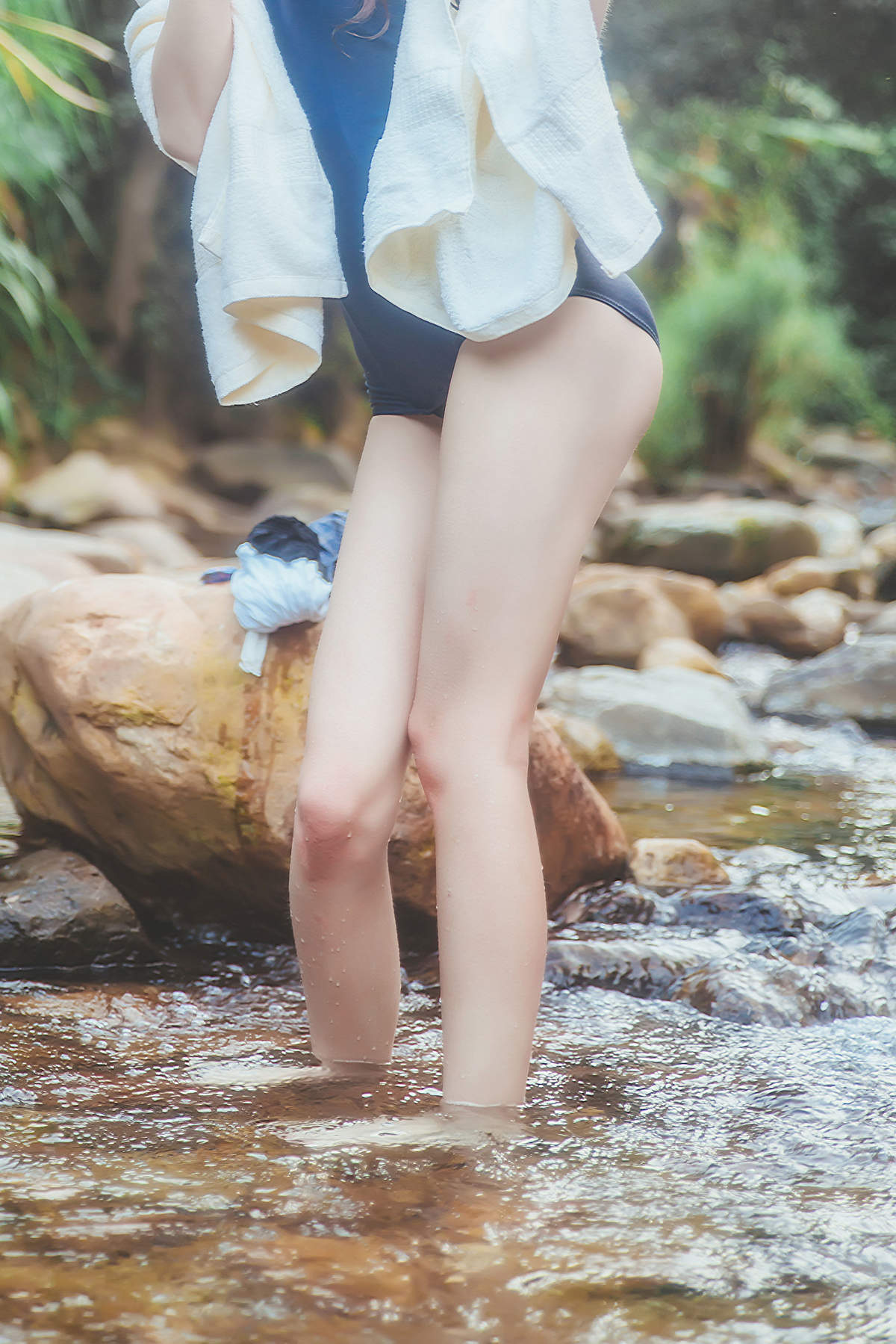 亚洲女人天堂林琳一半沙漠一半水高清mm写真集图片