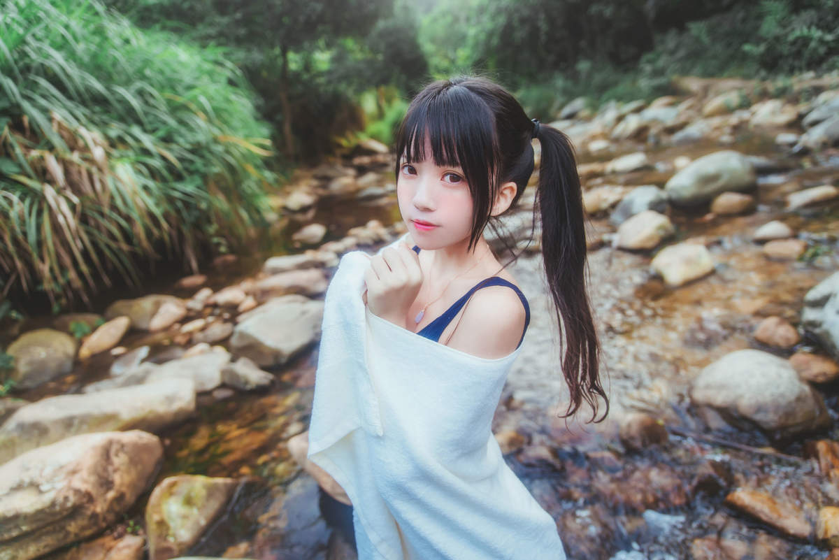 亚洲女人天堂林琳一半沙漠一半水高清mm写真集图片