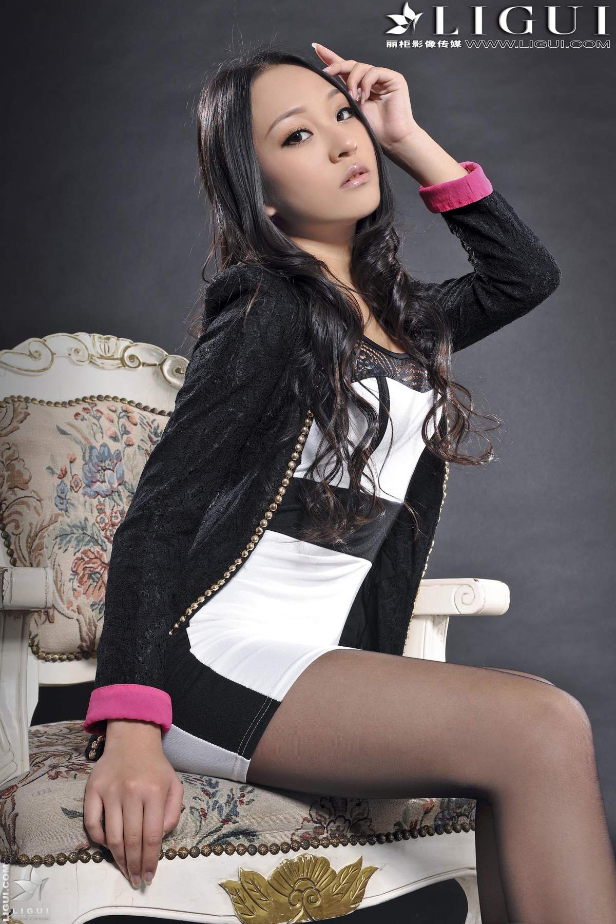 玉足诱惑ModelAmily黑丝高跟女郎上下全集美腿丝足写真图片图片
