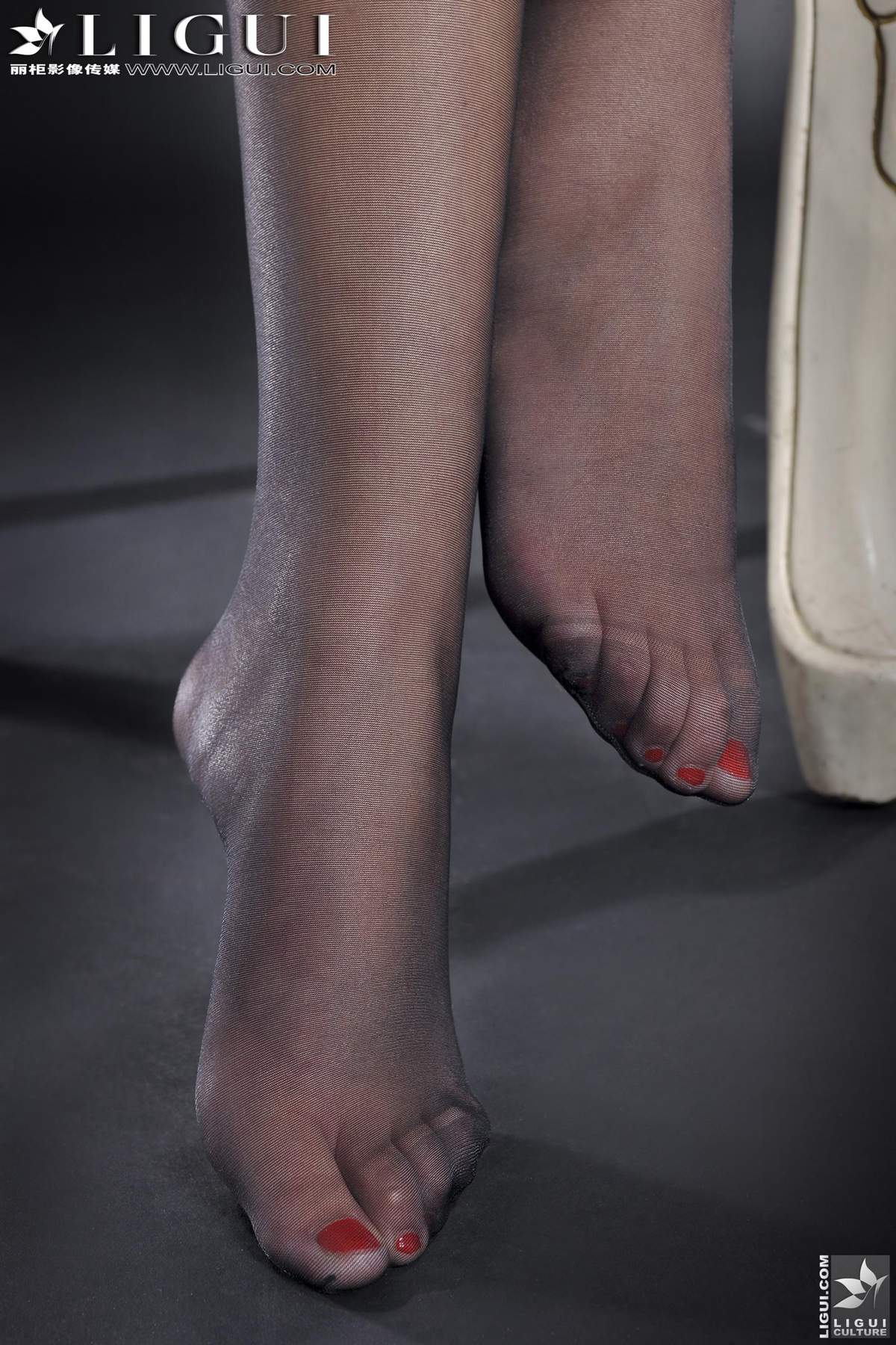 玉足诱惑ModelAmily黑丝高跟女郎上下全集美腿丝足写真图片图片