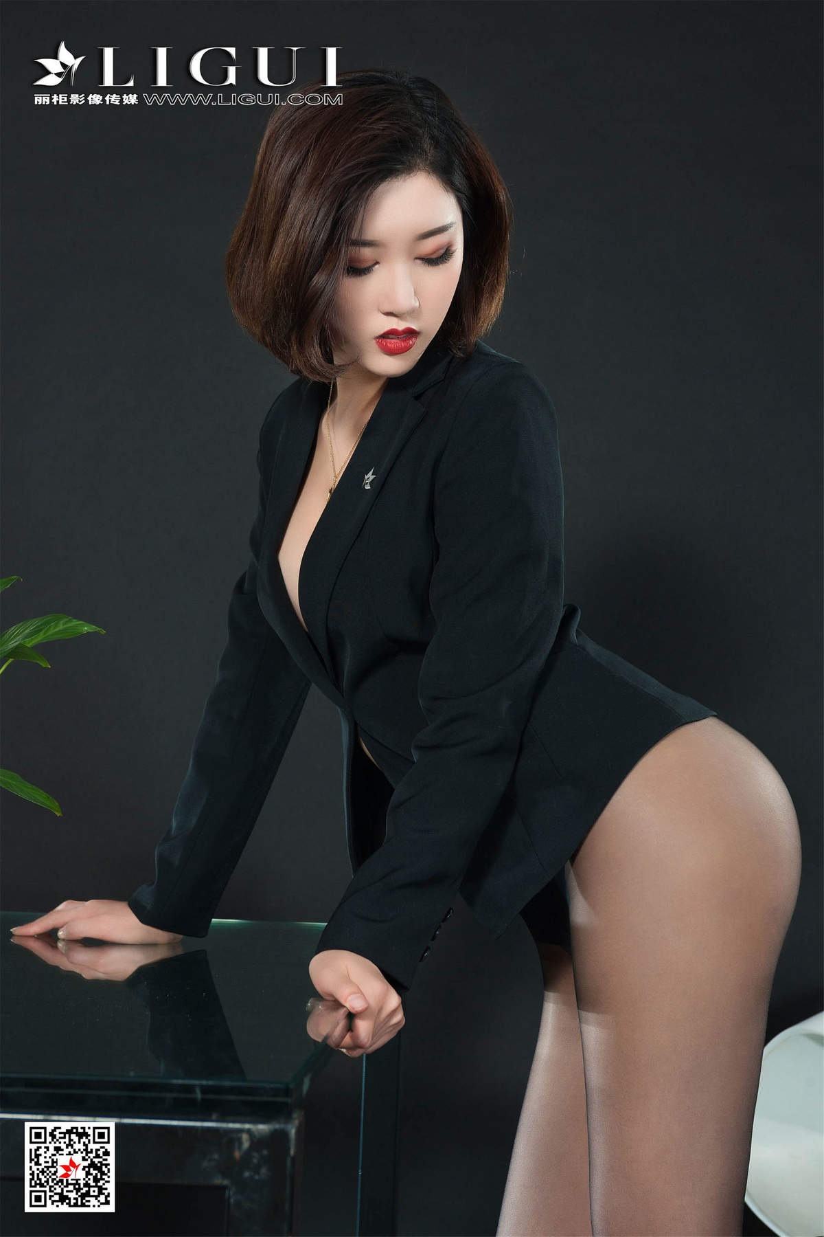 丝袜足射钟情香吻丝足写真集图片