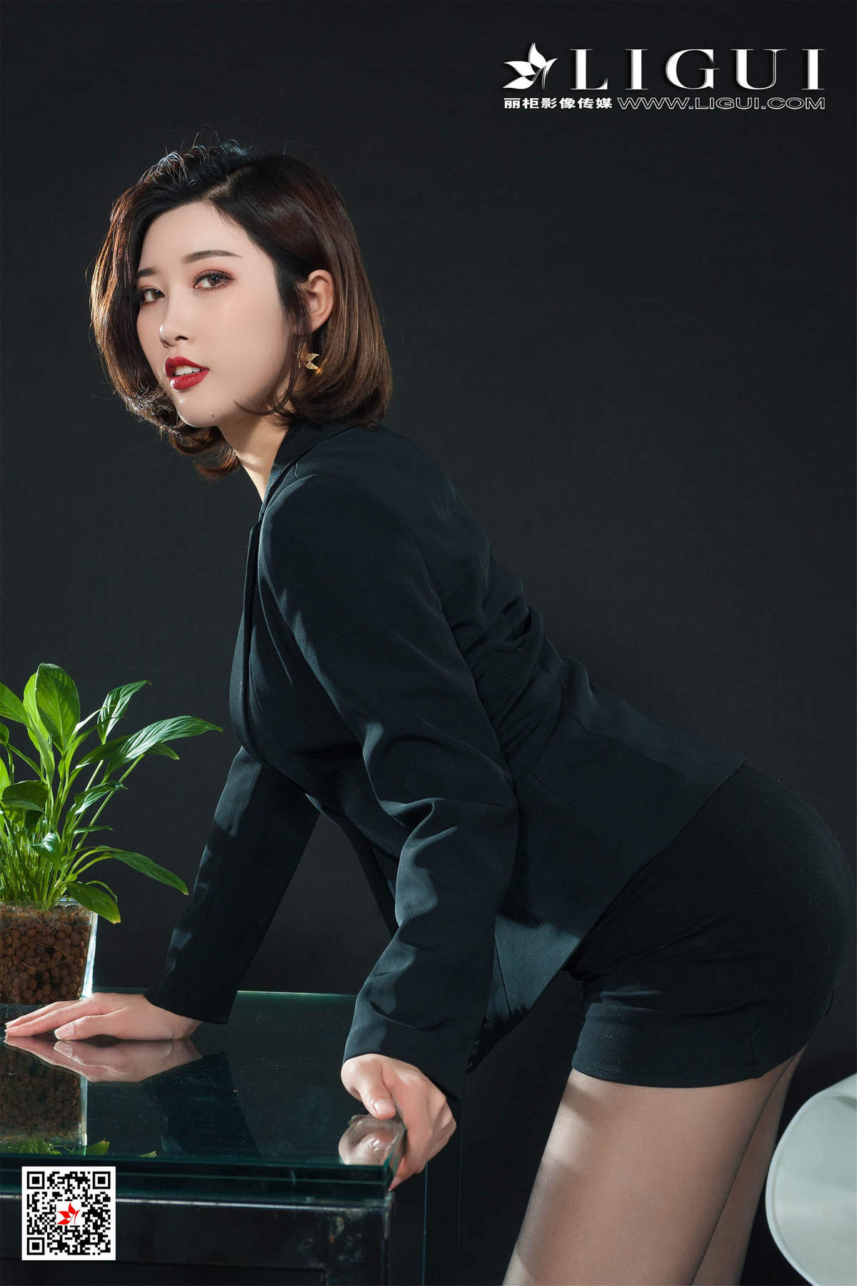 丝袜足射钟情香吻丝足写真集图片