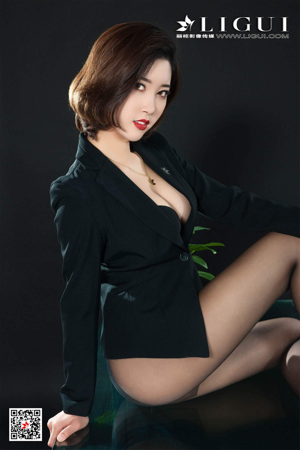 丝袜足射钟情香吻丝足写真集图片