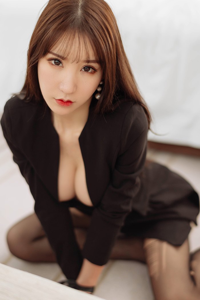日韩mm美腿丝袜凯竹禁锢灰丝高清写真集图片