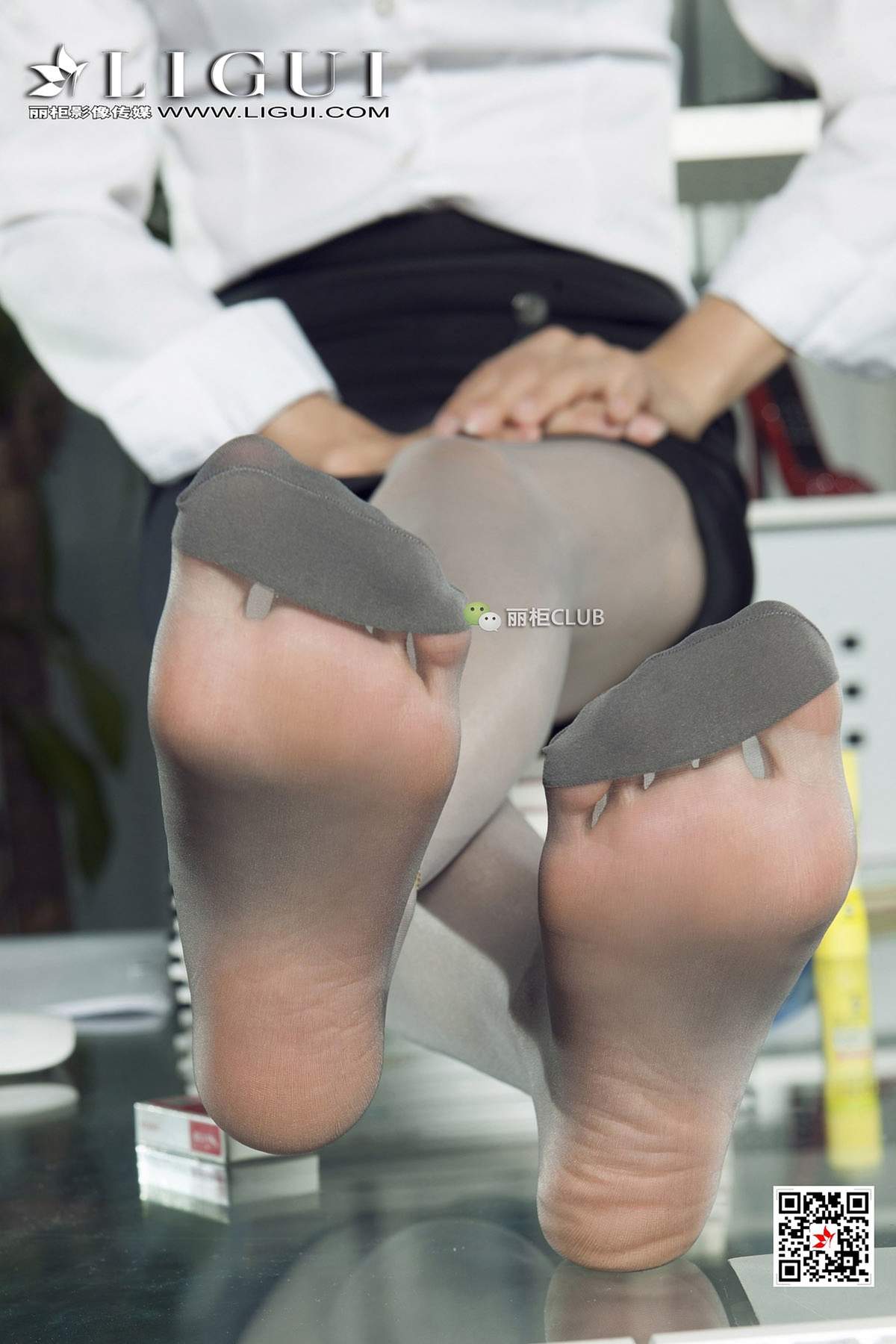 丝袜美腿图热辣总裁阿朱美腿酥胸莫名发情露骨高清美女写真图片图片