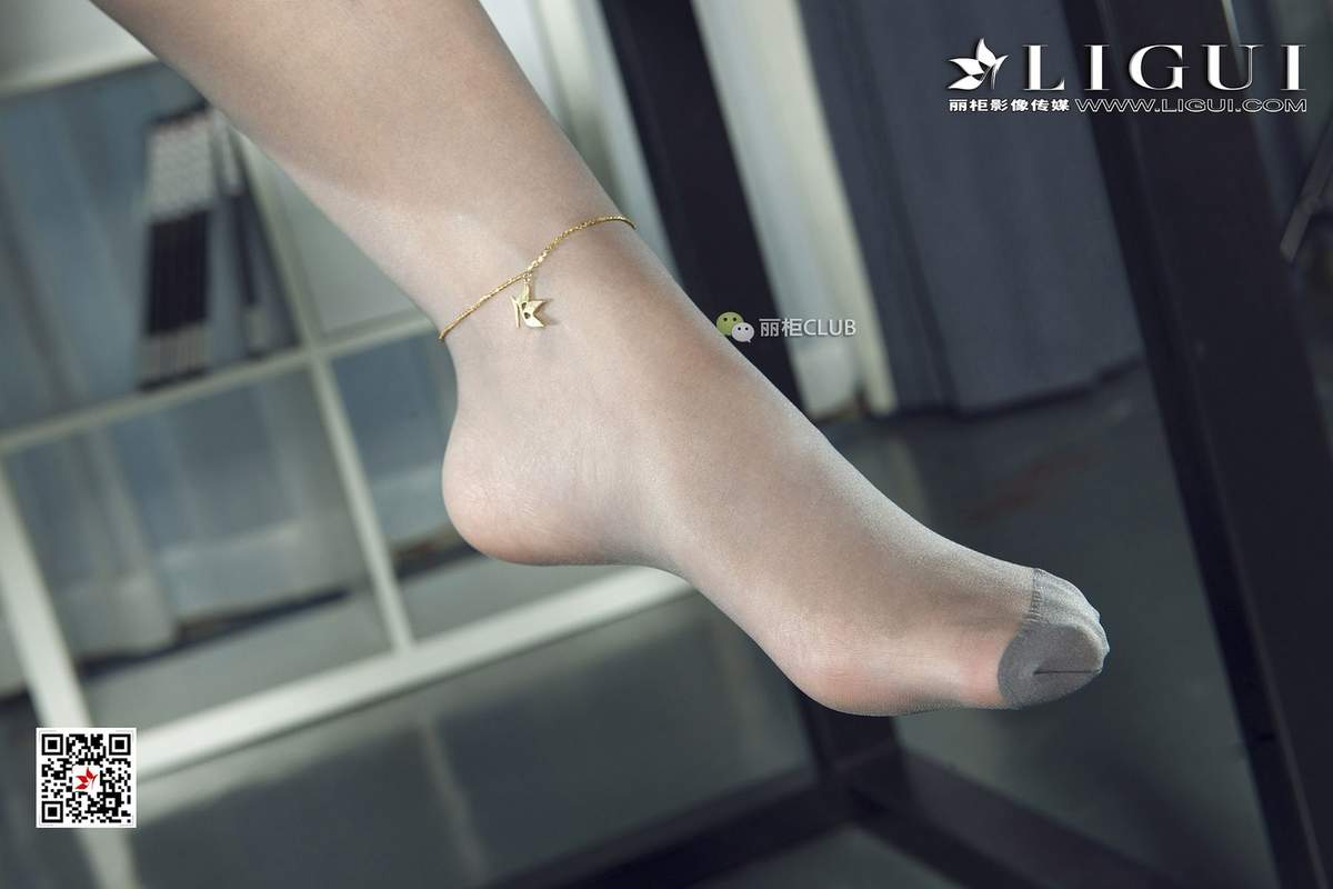 丝袜美腿图热辣总裁阿朱美腿酥胸莫名发情露骨高清美女写真图片图片