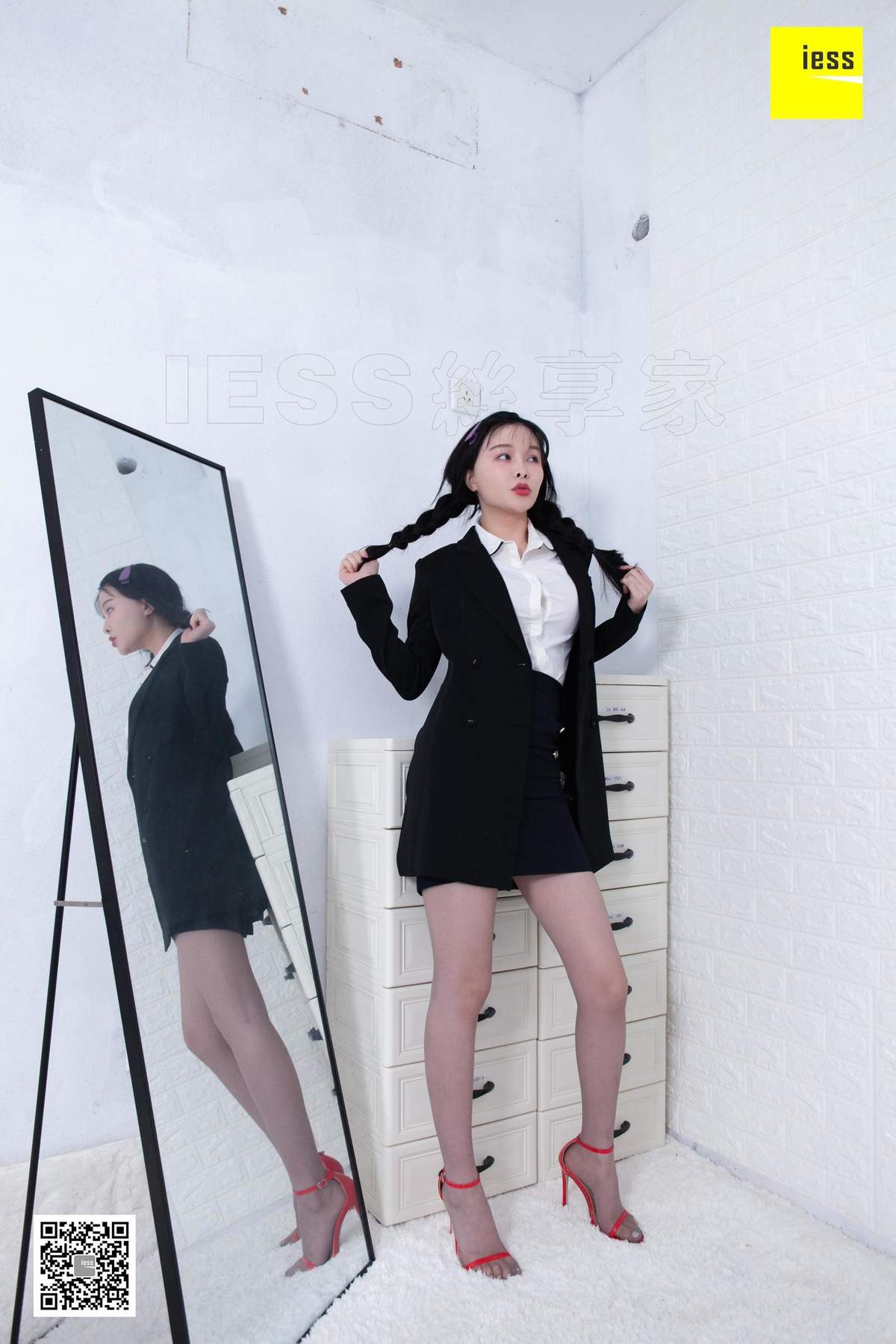 日韩mm美腿丝袜凯竹禁锢灰丝高清写真集图片