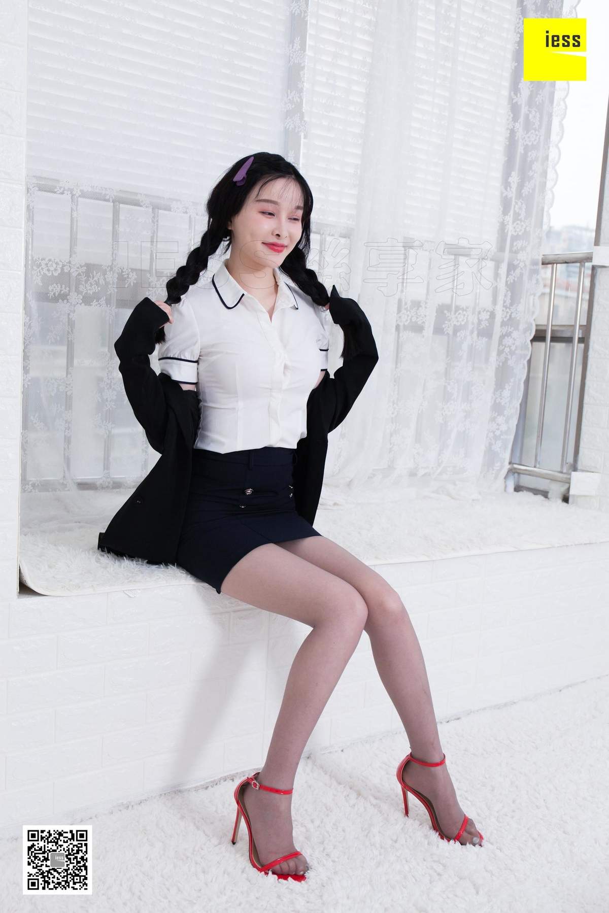 丝袜美腿图热辣总裁阿朱美腿酥胸莫名发情露骨高清美女写真图片图片