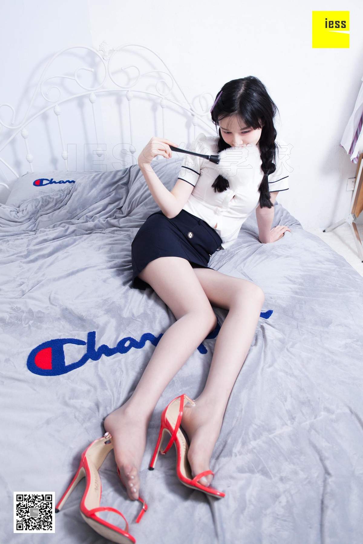丝袜美腿图热辣总裁阿朱美腿酥胸莫名发情露骨高清美女写真图片图片