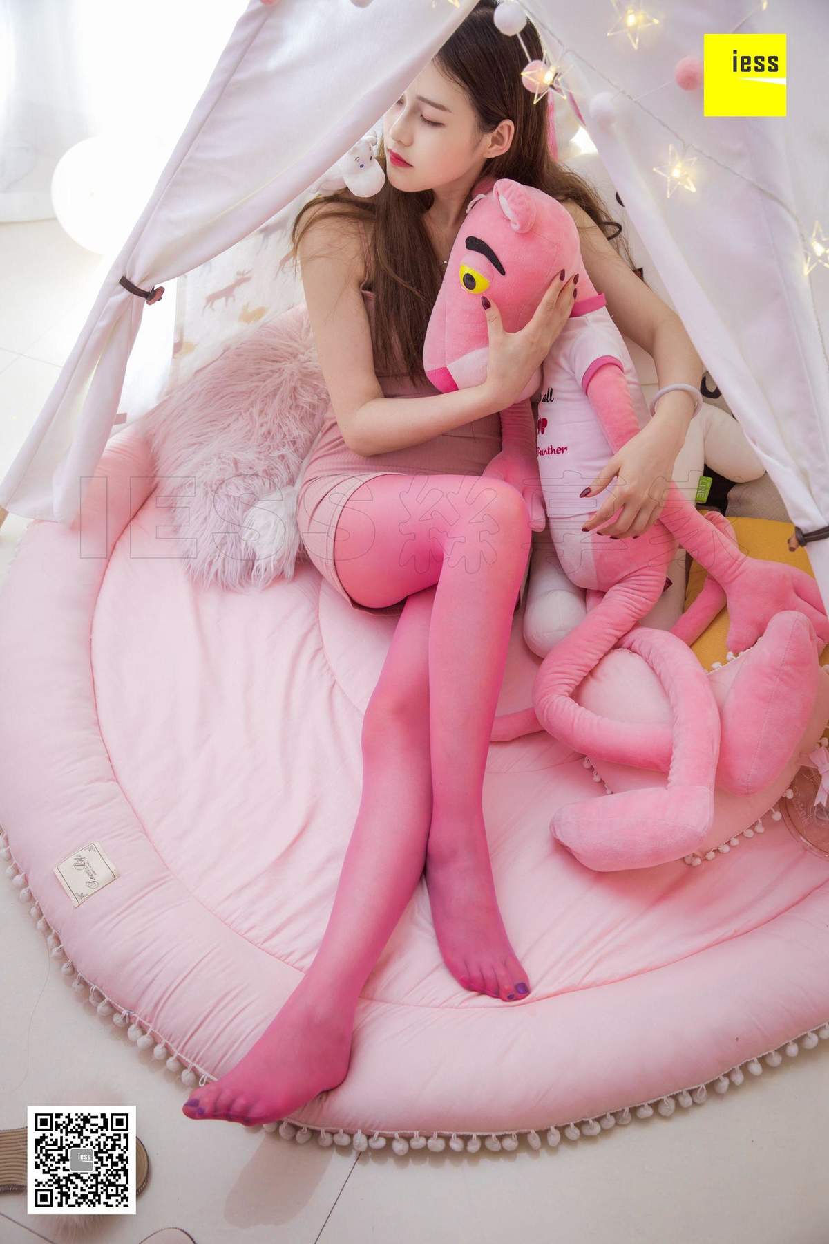 红丝袜美女图片