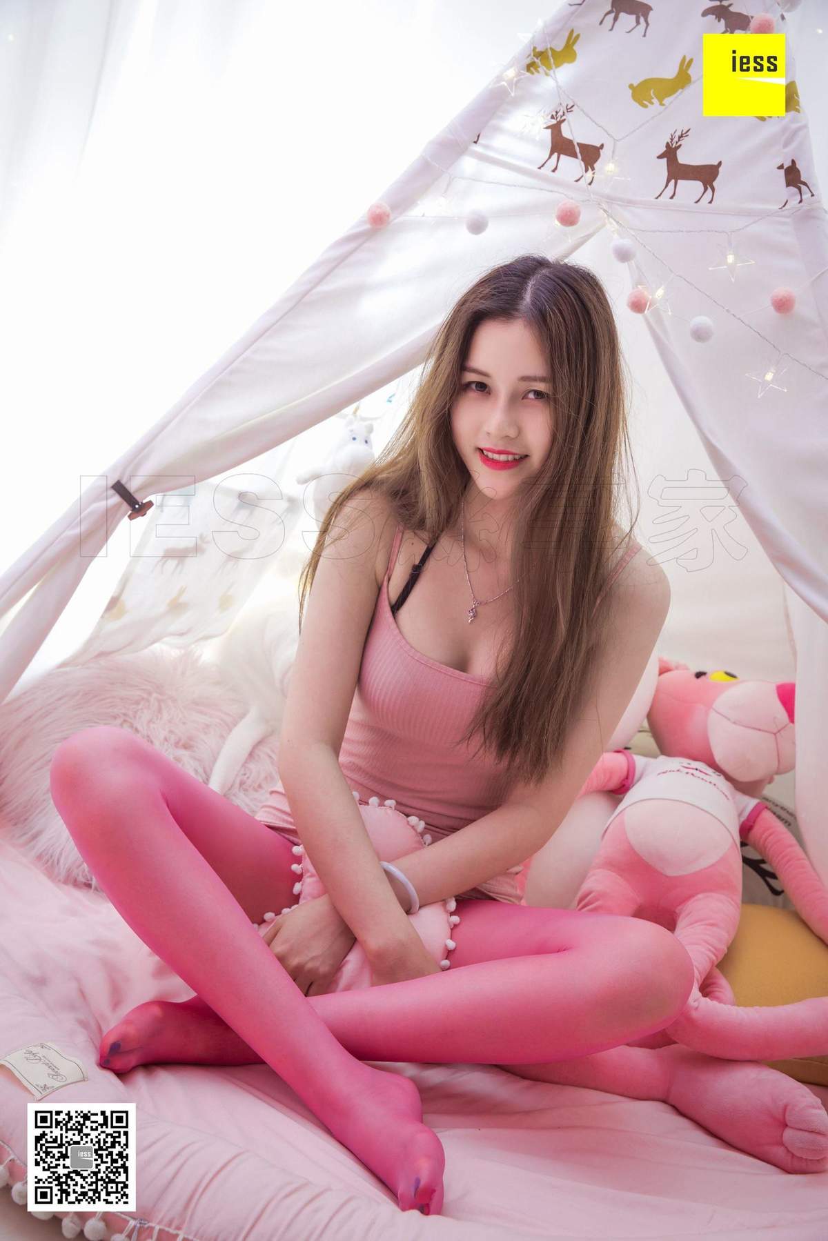 红丝袜美女图片