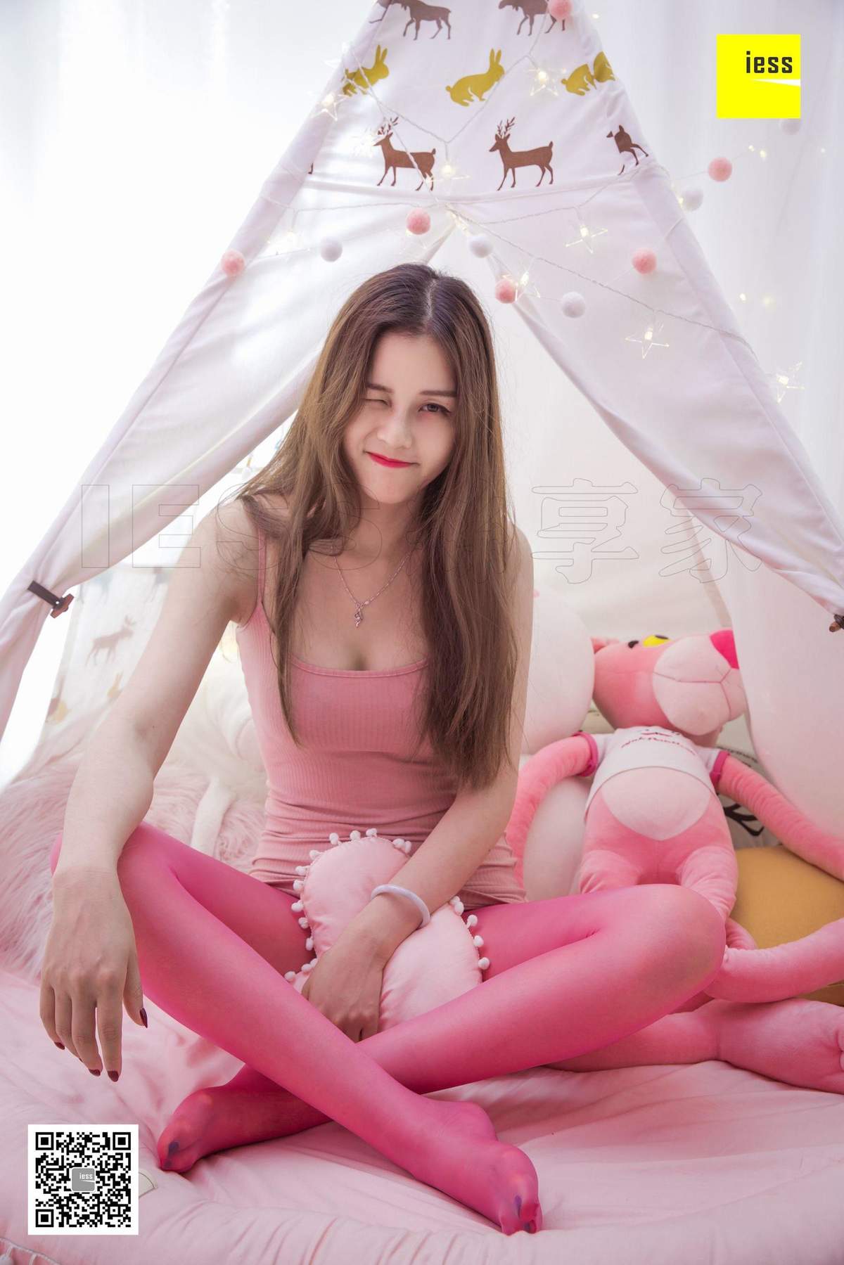 红丝袜美女图片