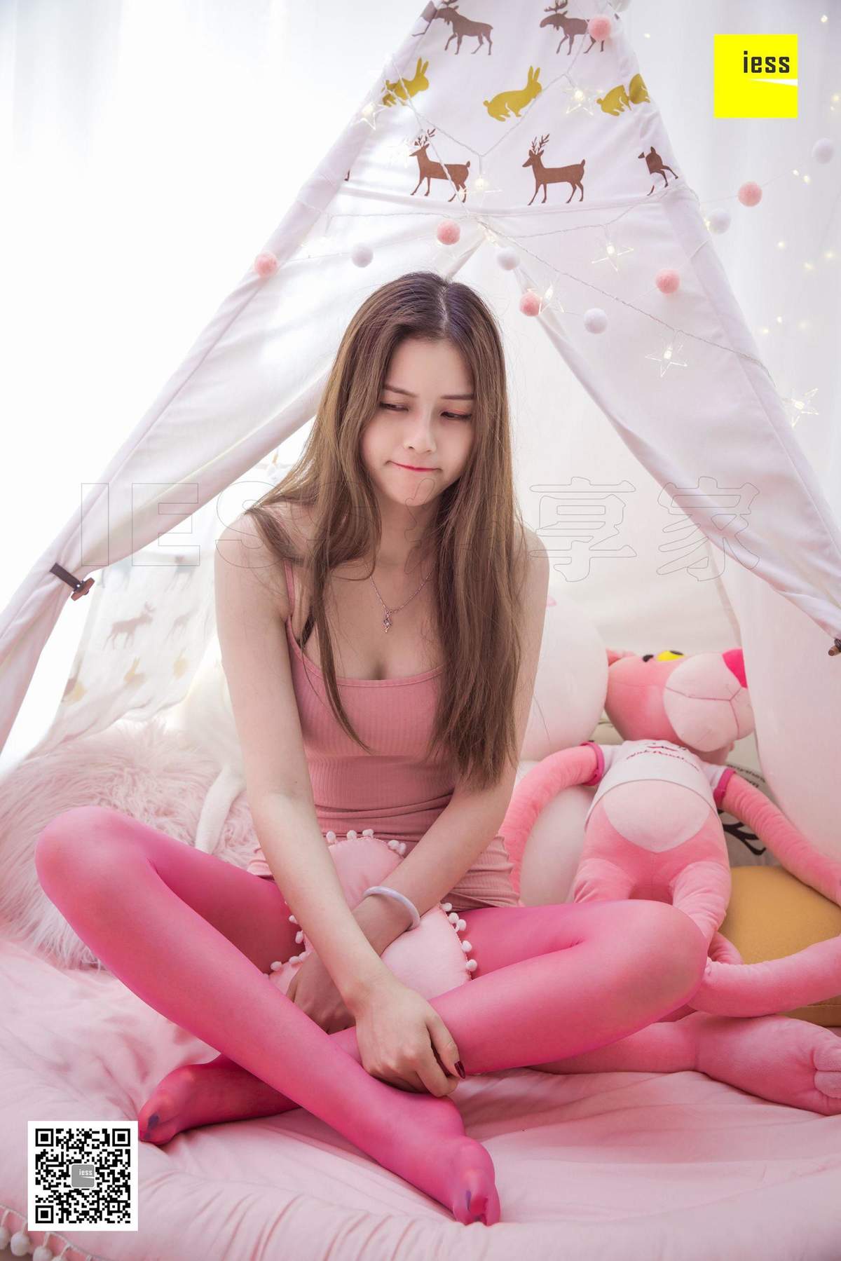 红丝袜美女图片