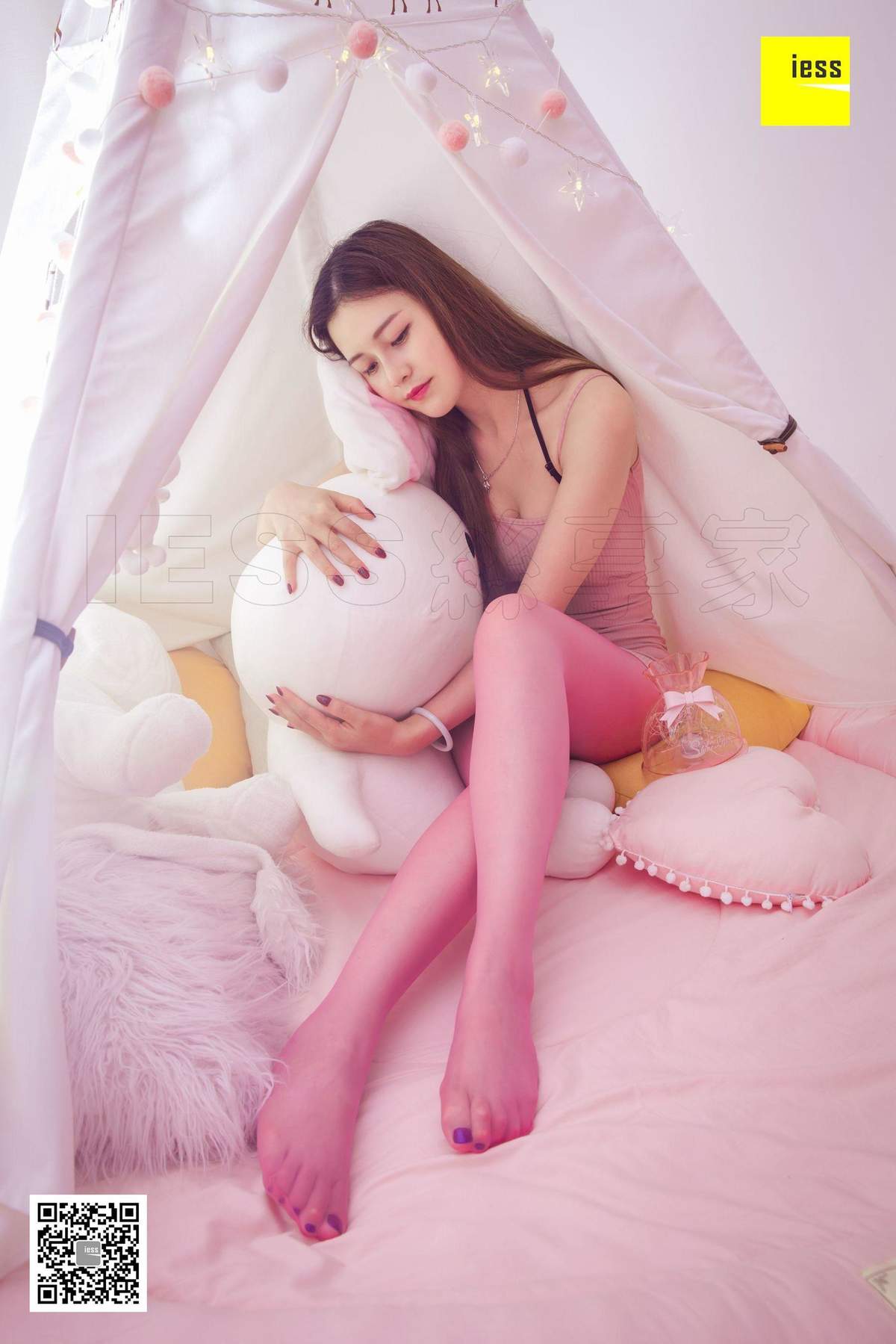 红丝袜美女图片