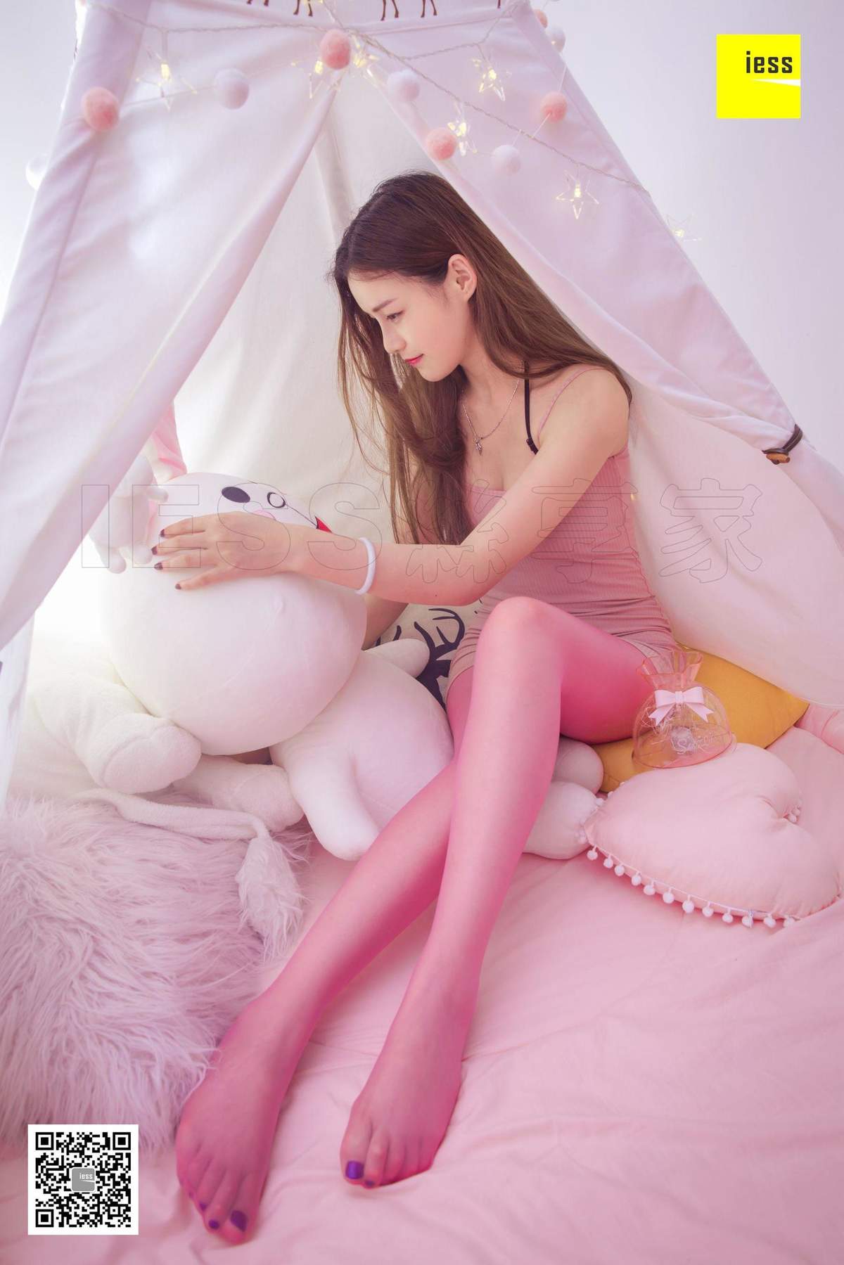 红丝袜美女图片