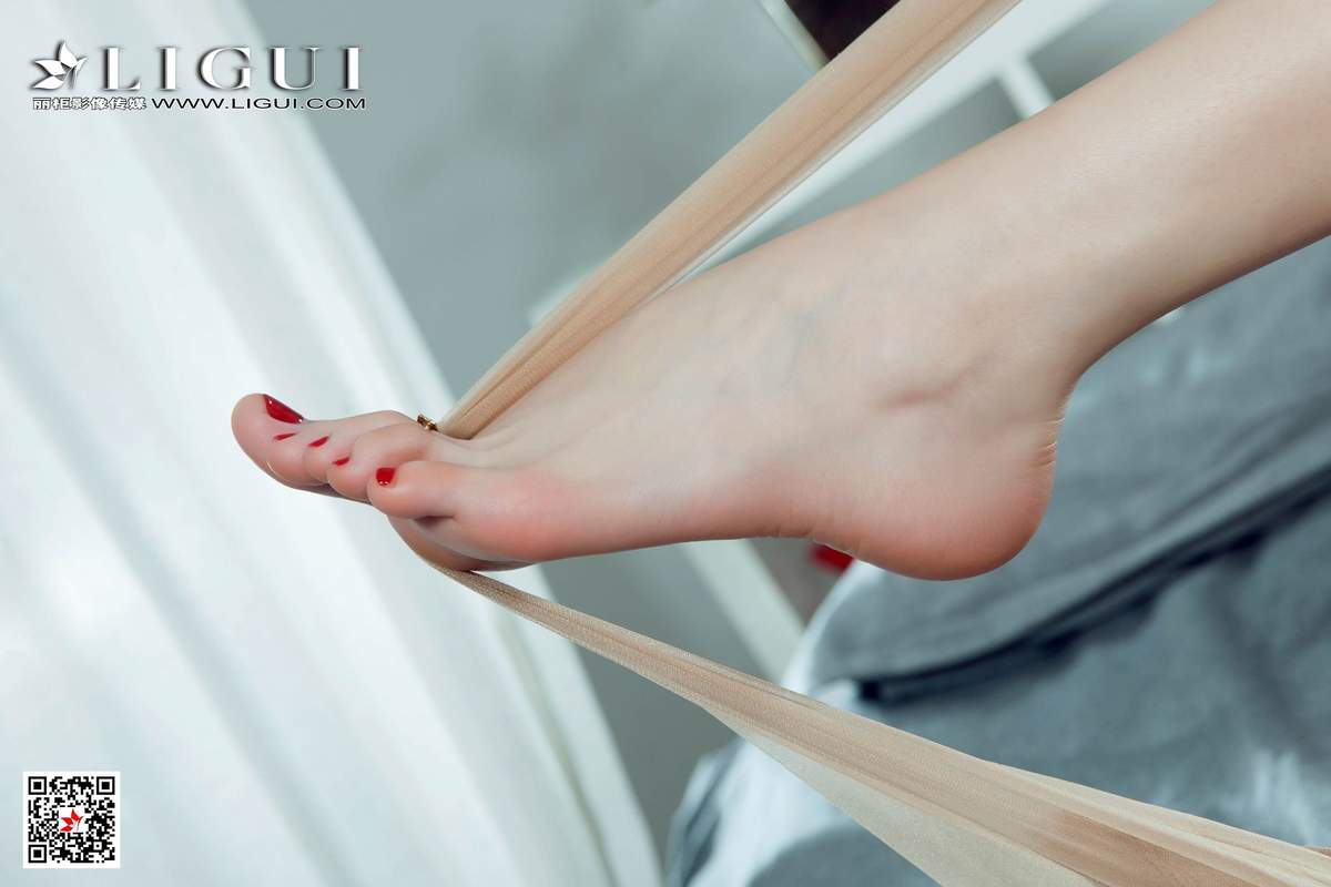 丝袜玉足图片
