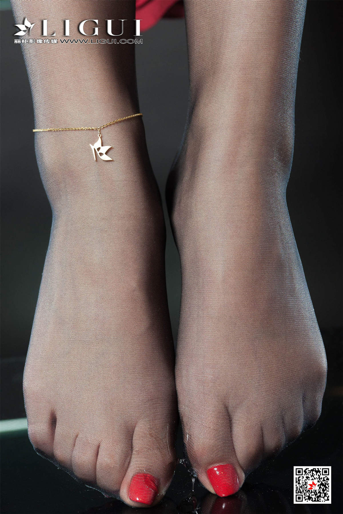 丝袜玉足图片