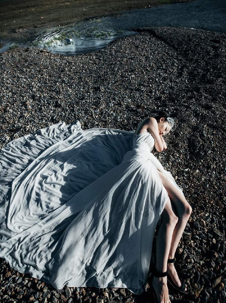 熟女丝袜吊带丝袜艺蕾清爽短发高清美女写真集图片