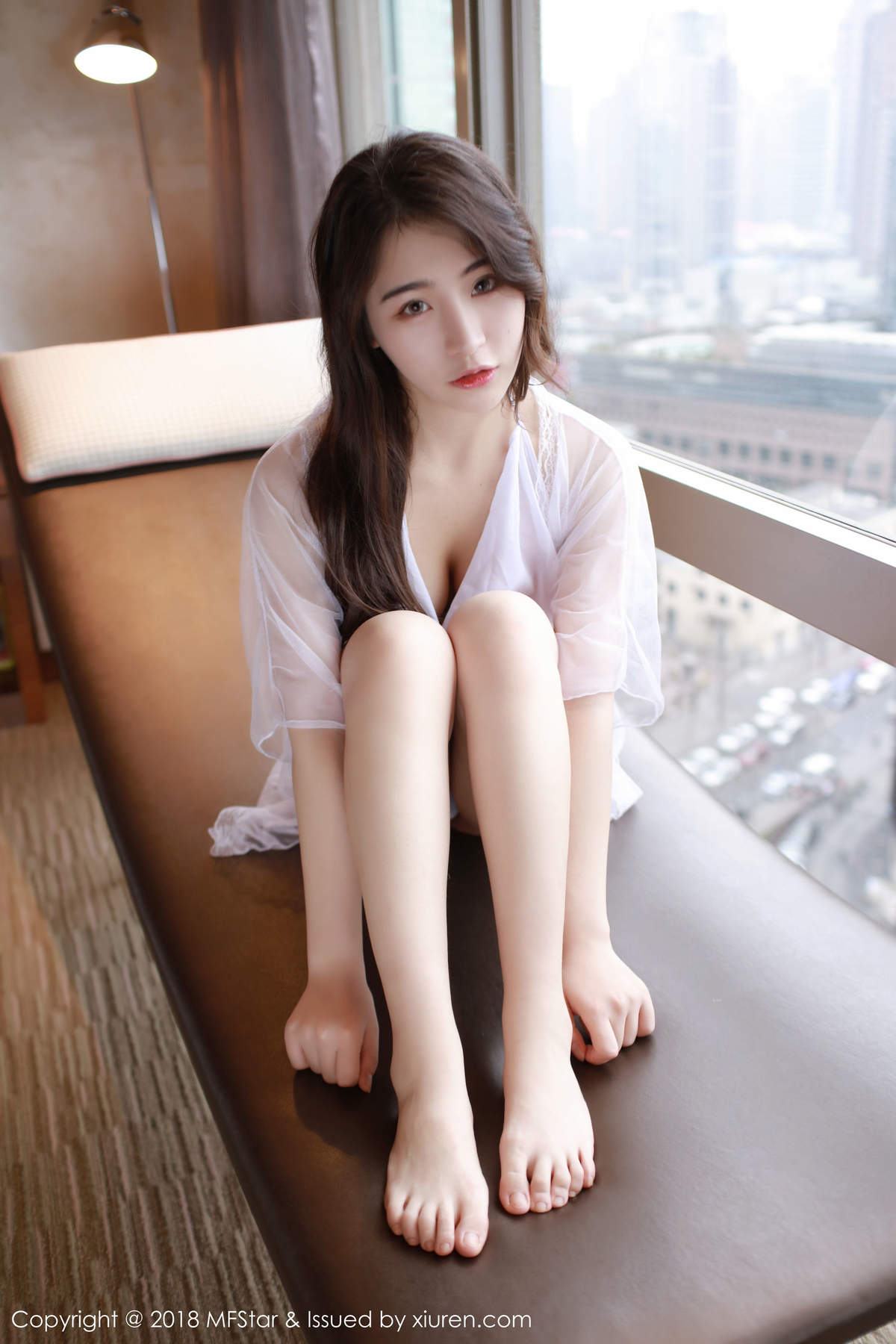 新人模特宅兔兔白色衬衫透明内内衣展览写真集图片