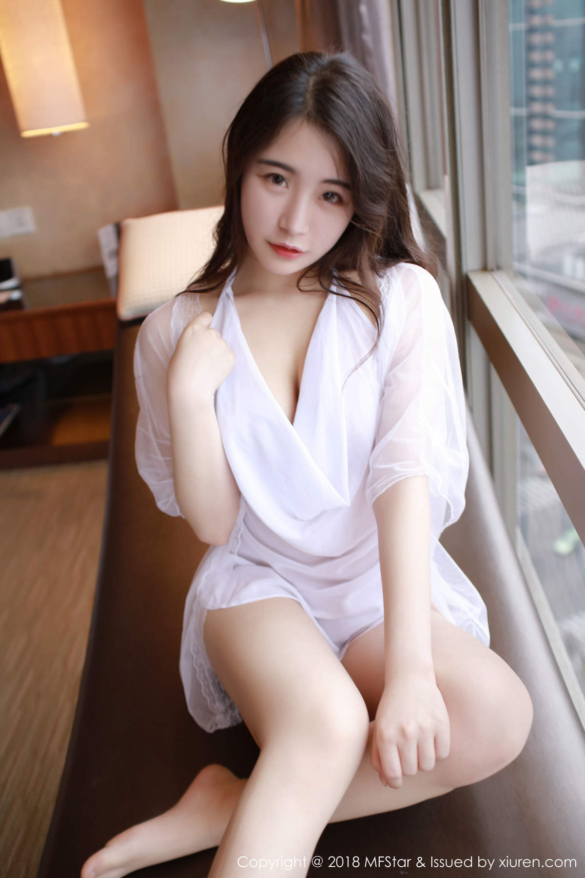 新人模特宅兔兔白色衬衫透明内内衣展览写真集图片