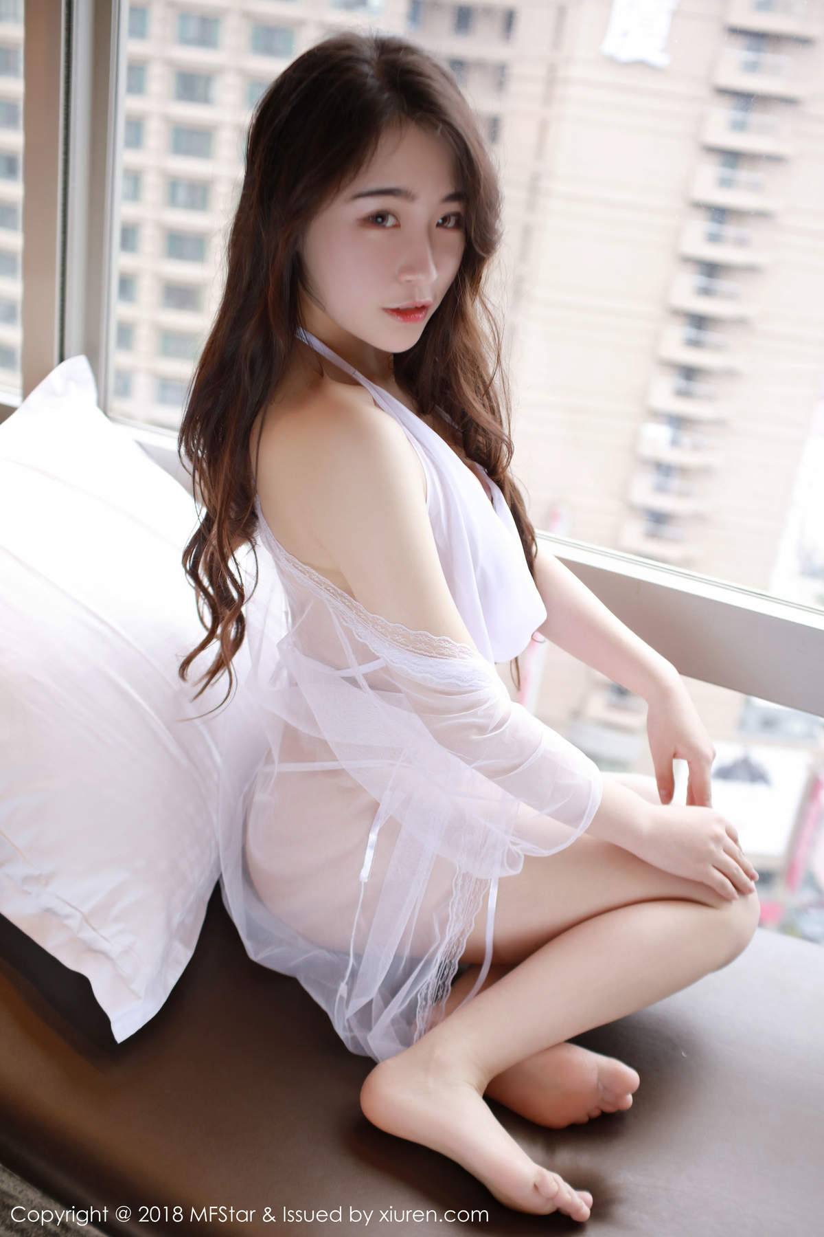 新人模特宅兔兔白色衬衫透明内内衣展览写真集图片
