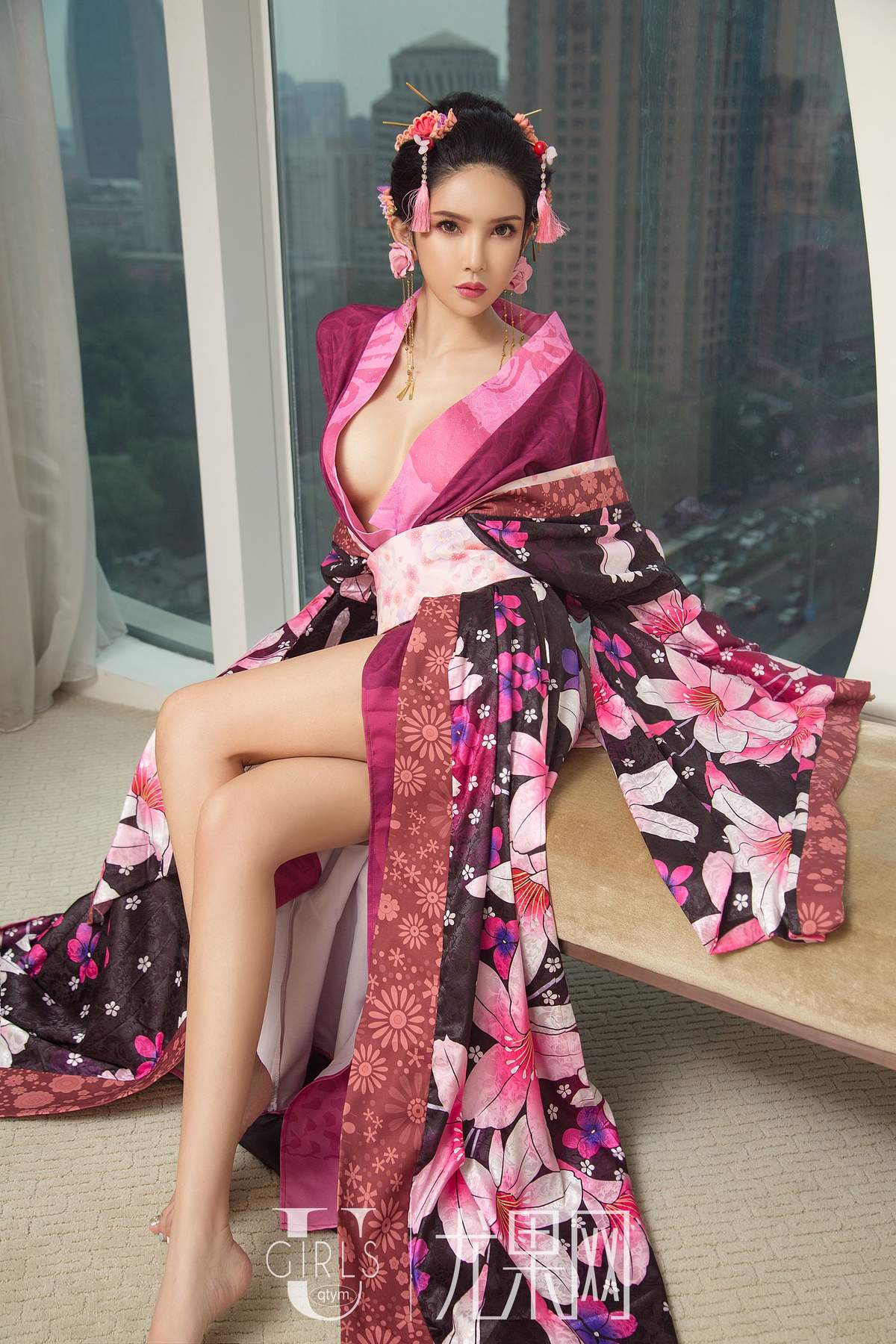 销魂美女图库沫语越撩越美蕾丝透明内内衣高清日本写真集图片