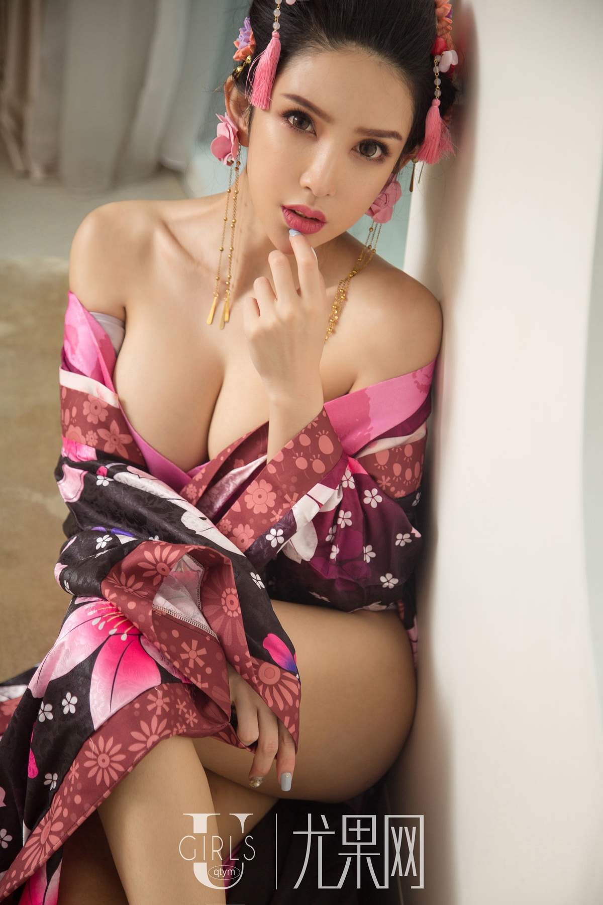 销魂美女图库沫语越撩越美蕾丝透明内内衣高清日本写真集图片