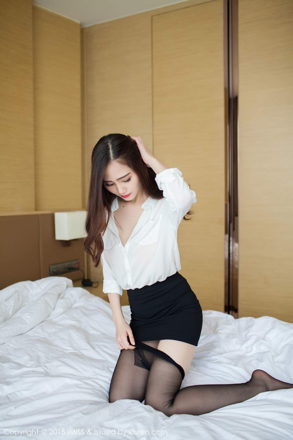 韩国美女摄影敏儿眼镜OL女秘书办公室美腿丝足写真集图片
