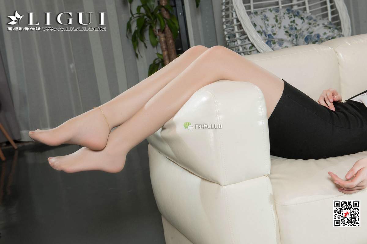 韩国美女摄影敏儿眼镜OL女秘书办公室美腿丝足写真集图片