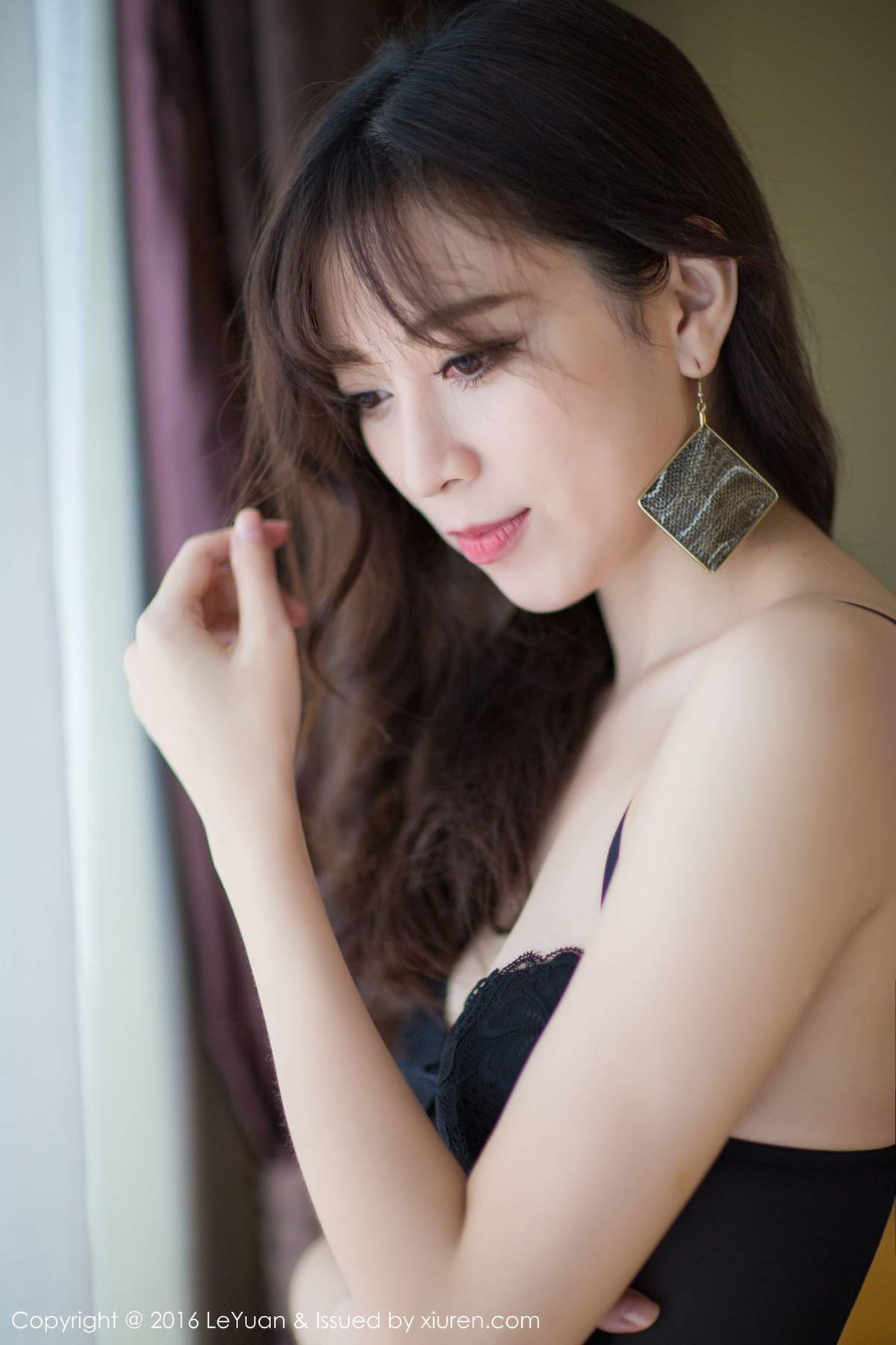 日本丝袜美女性感挑逗诱惑高惠萍Nana美腿写真集图片