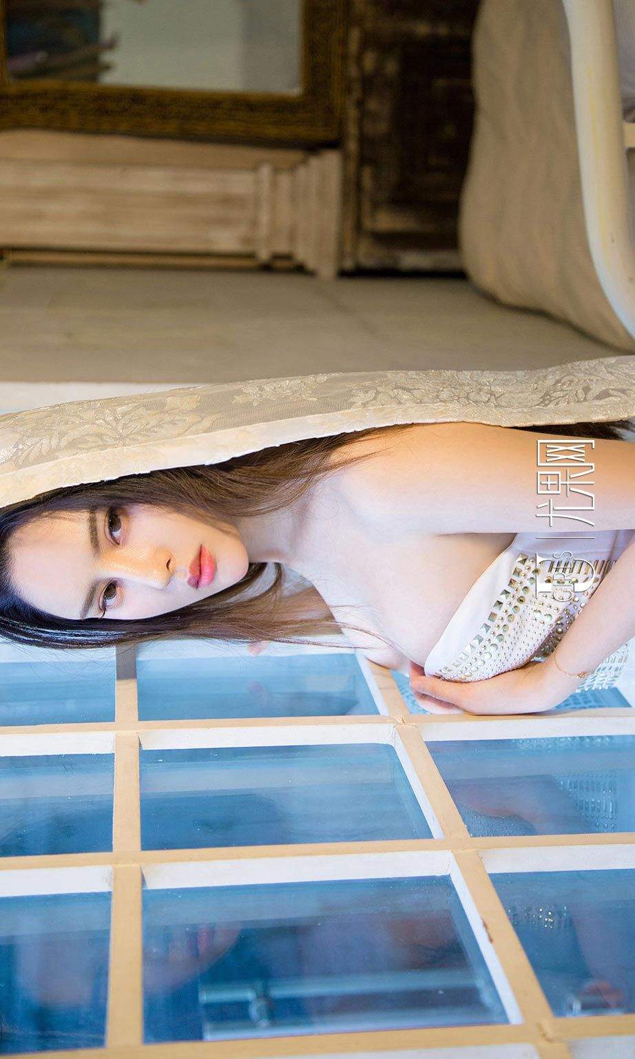 冷艳美女图片
