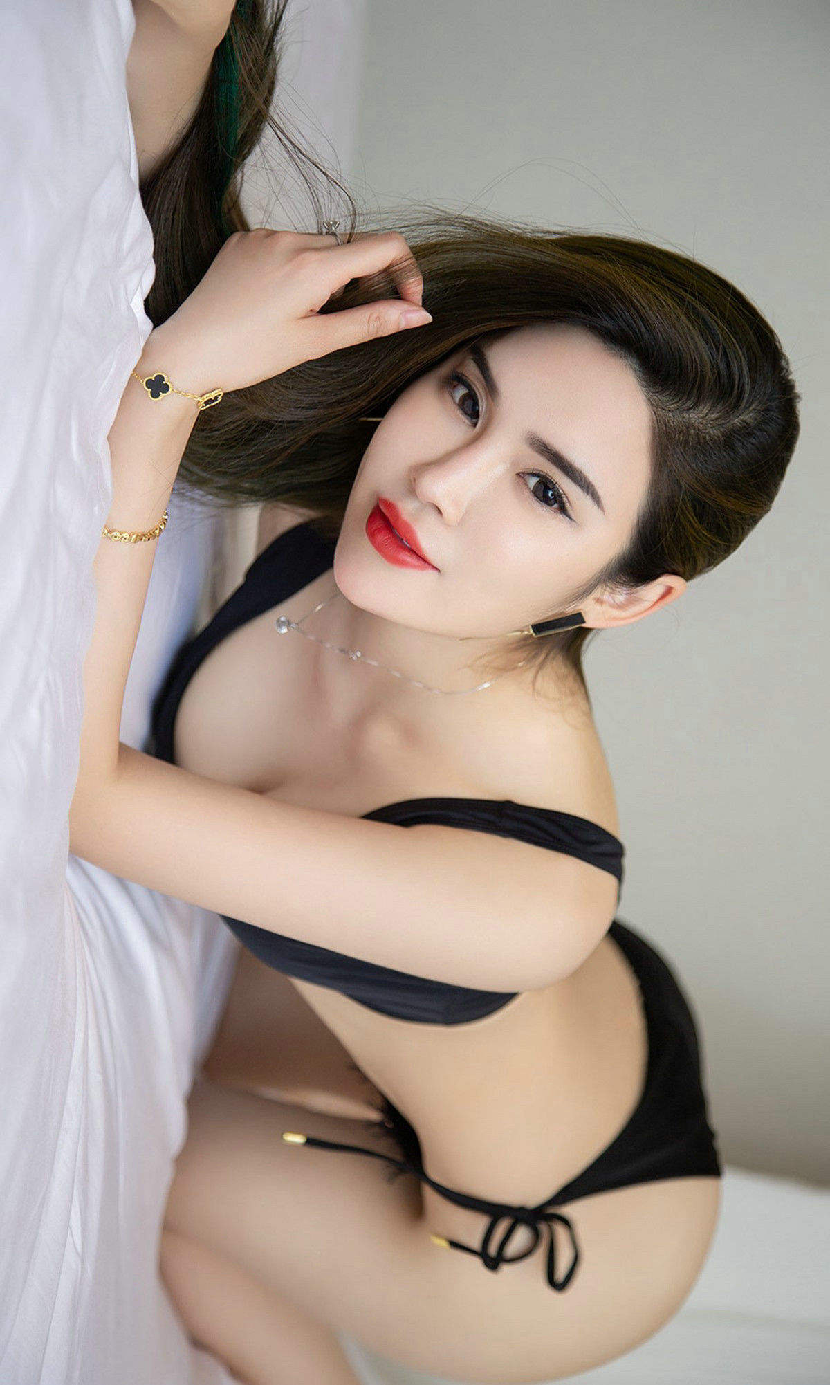 大陆美女D罩杯女神乔雅冰面具情人写真集图片